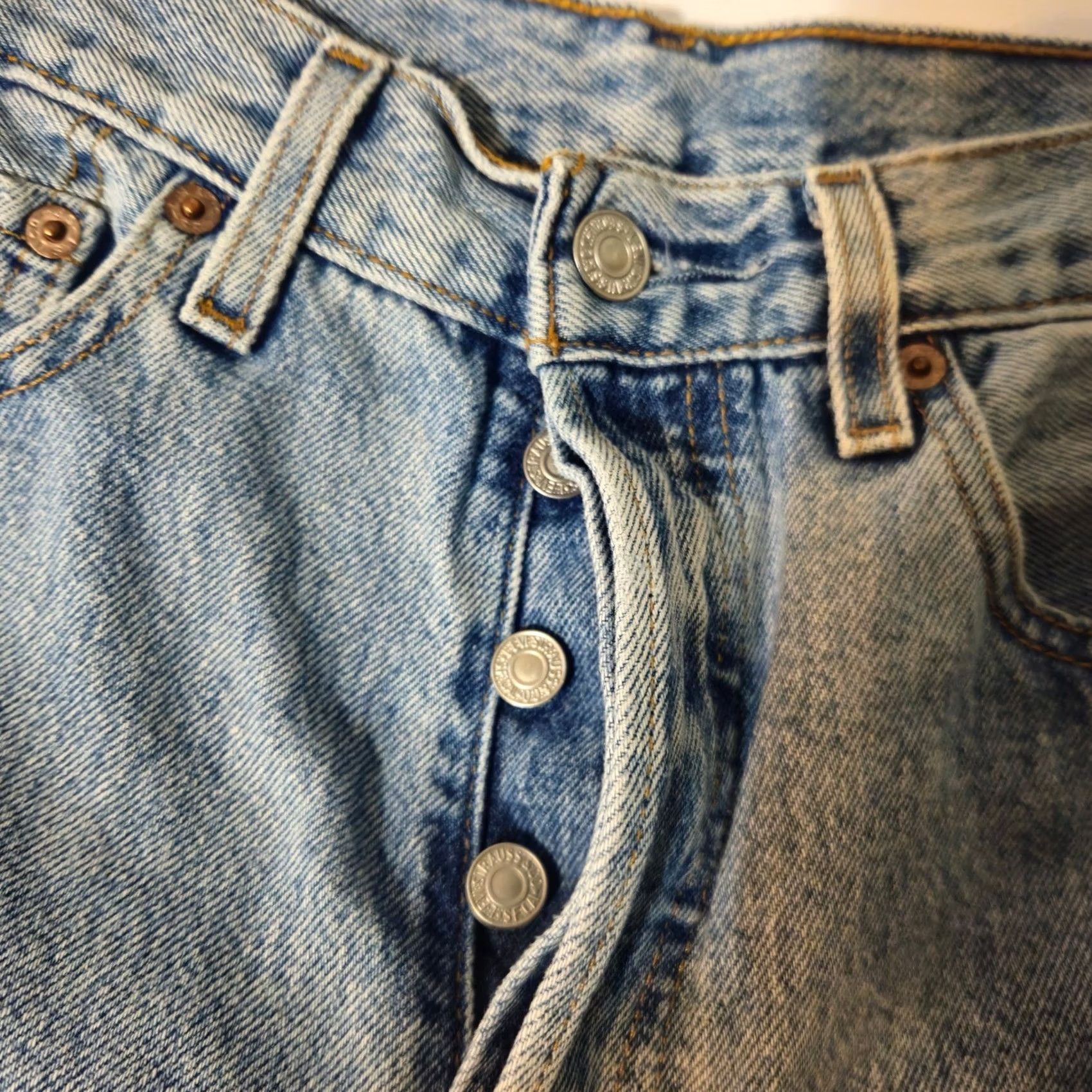 Levi's VINTAGE Levi's 501 Shorts Mens 31 Blue fringe Denim Cut Off Button Fly Raw Hem Regular Rise 90s Grunge Casual Denim Shorts Mens Sized 31 Blue Size US 31 - 3 Thumbnail