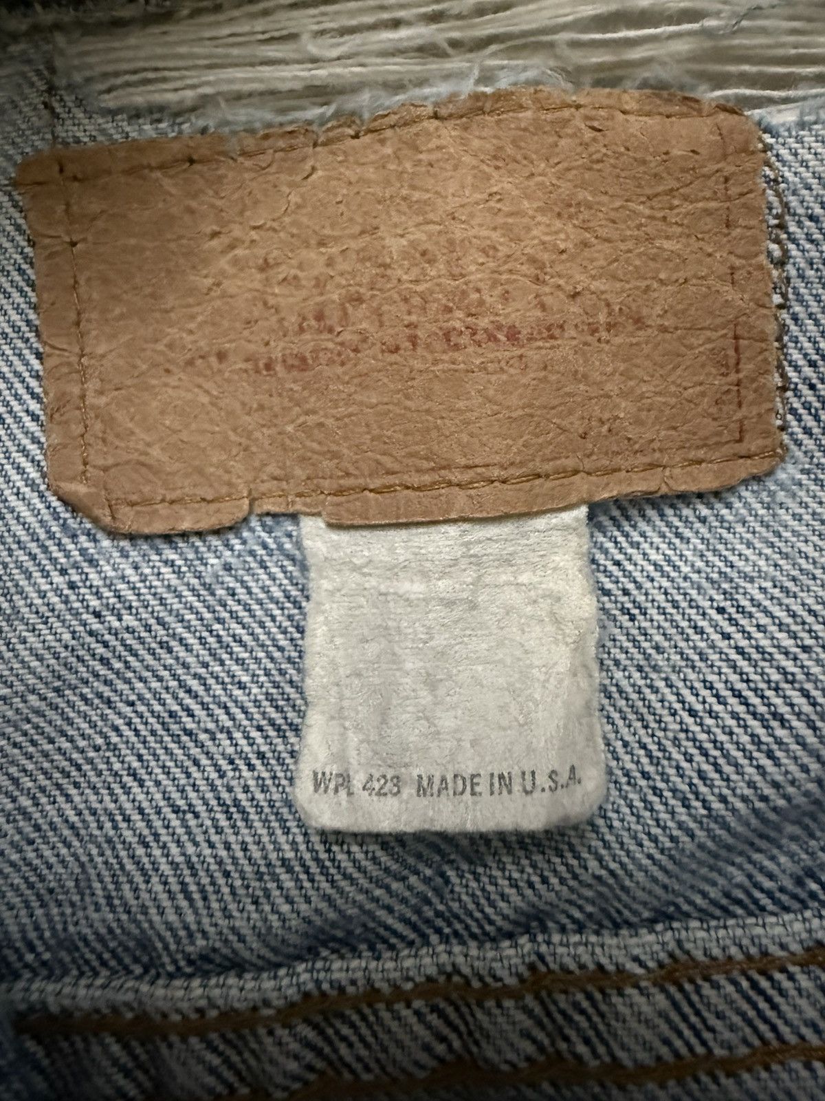 Levi's Vintage Clothing 70s Vtg LEVIS Thrashed Distressed Denim Trucker Jacket Size US S / EU 44-46 / 1 - 10 Thumbnail