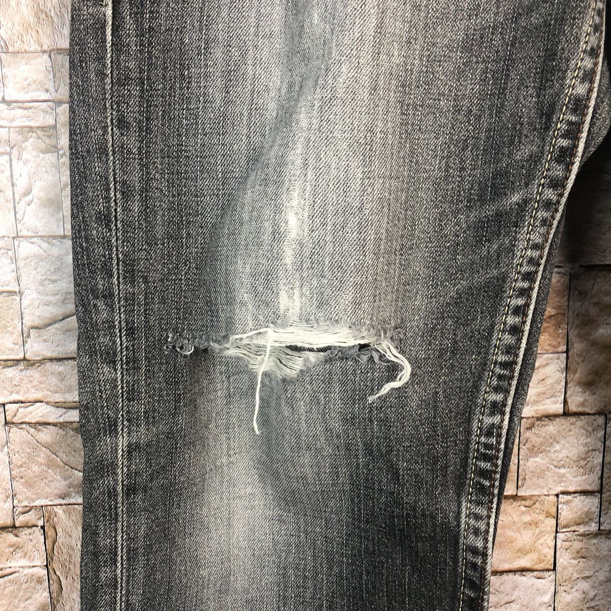 Levi's 502 Levis Black Distressed Denim Pants #A55 Size US 34 / EU 50 - 13 Thumbnail
