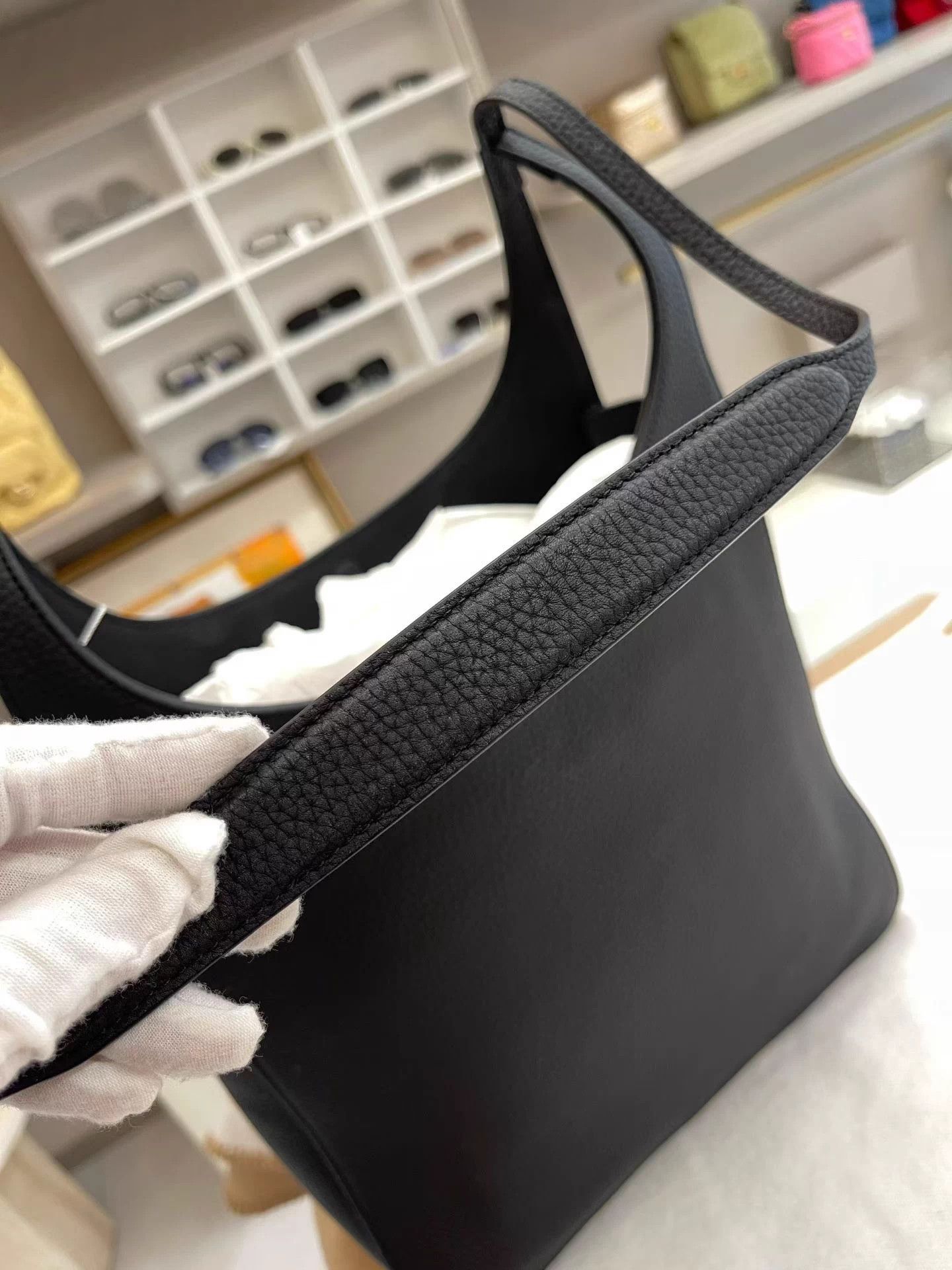 The Row The Row Women's Juless Postman Bag Black AH006 Size ONE SIZE - 6 Thumbnail