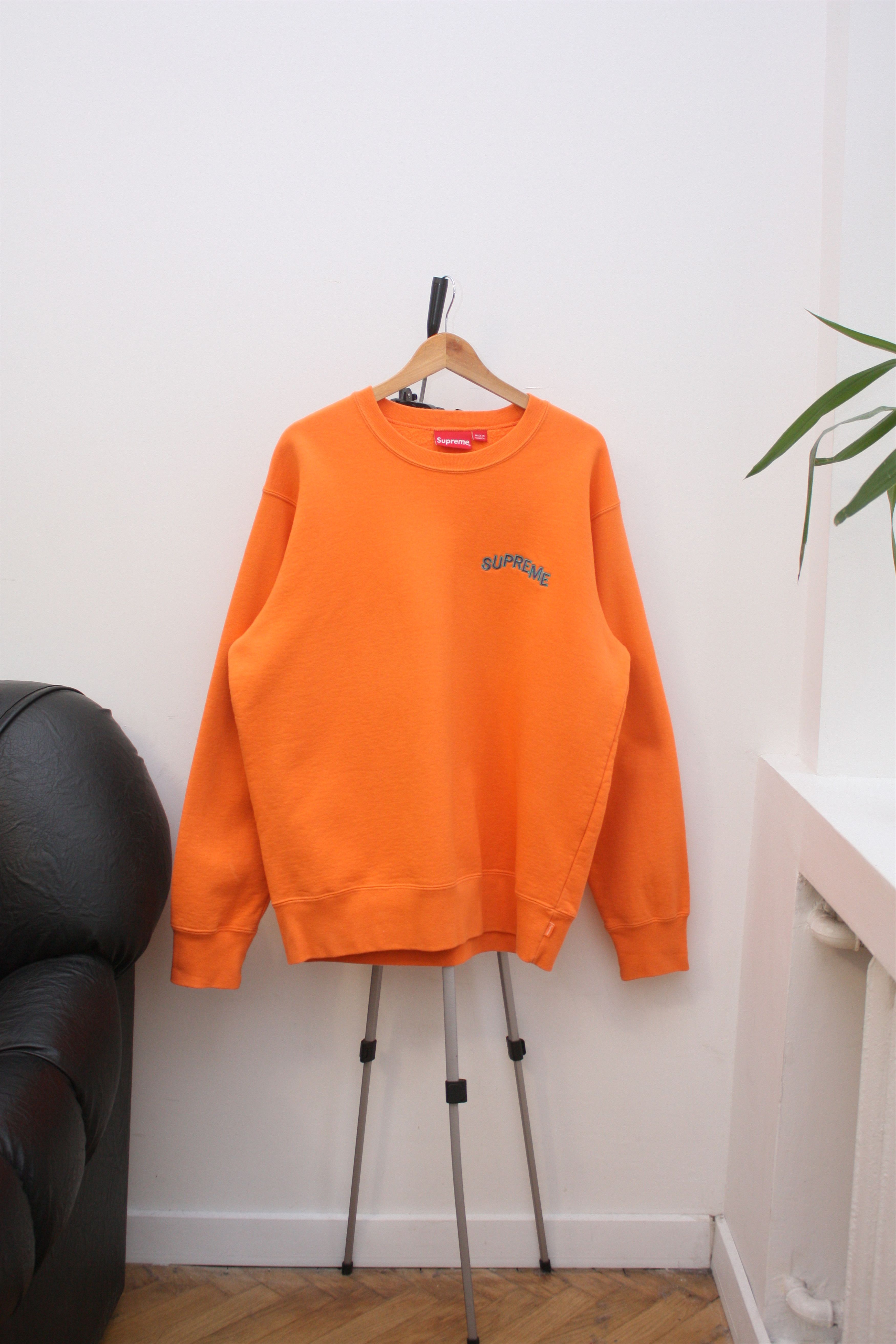 シュプリーム Velour Crewneck Supreme - Velour Crewneck - UG.SHAFT