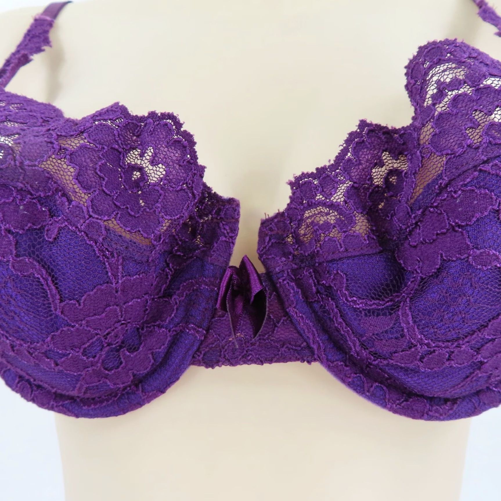Victoria's Secret VINTAGE Victoria's Secret 36C Purple Floral Lace Bra Underwire Padded Balconette Size ONE SIZE - 3 Thumbnail