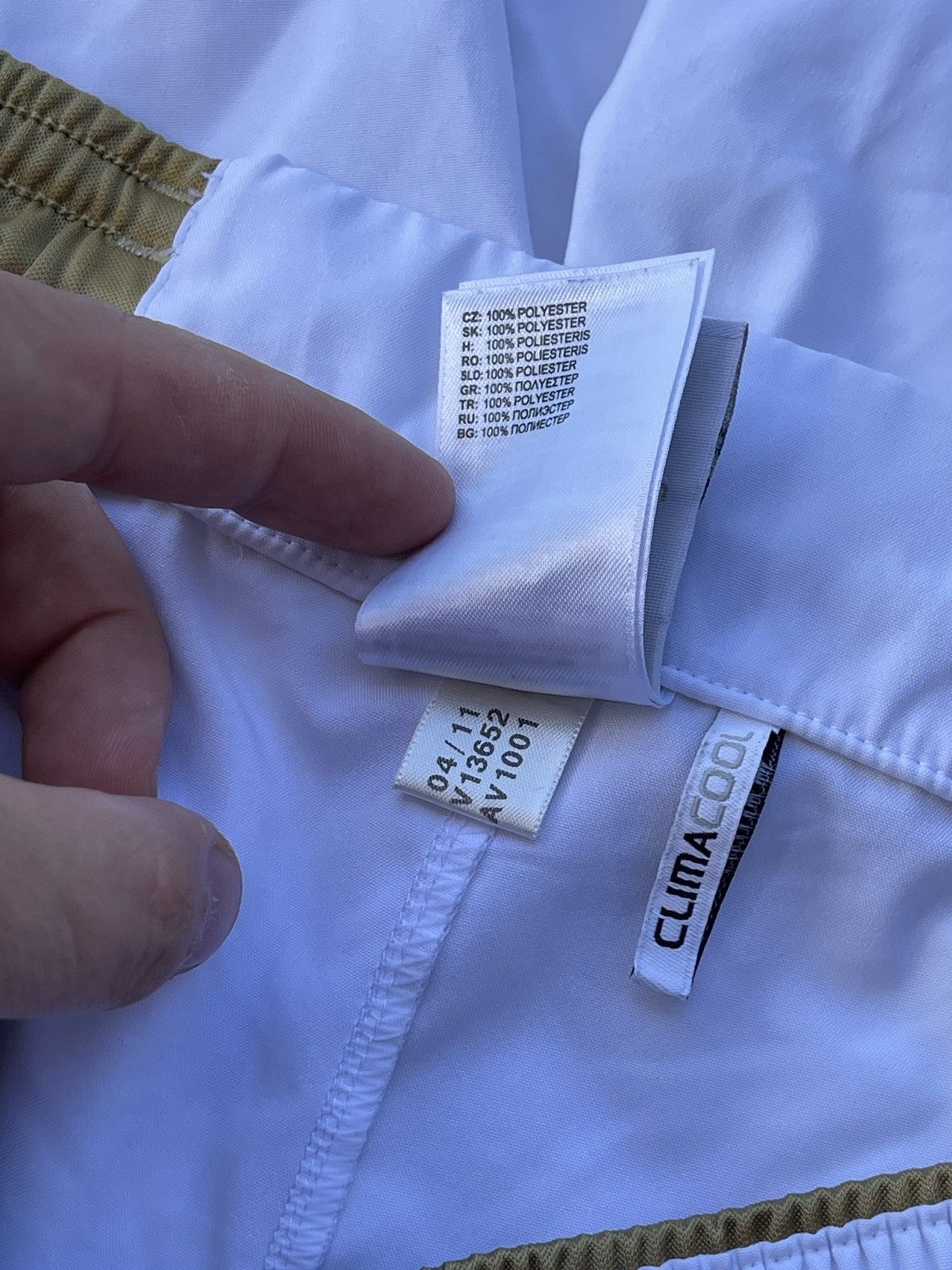 Adidas × Vintage 2011 Adidas Real Madrid white shorts vintage Size US 36 / EU 52 - 7 Thumbnail