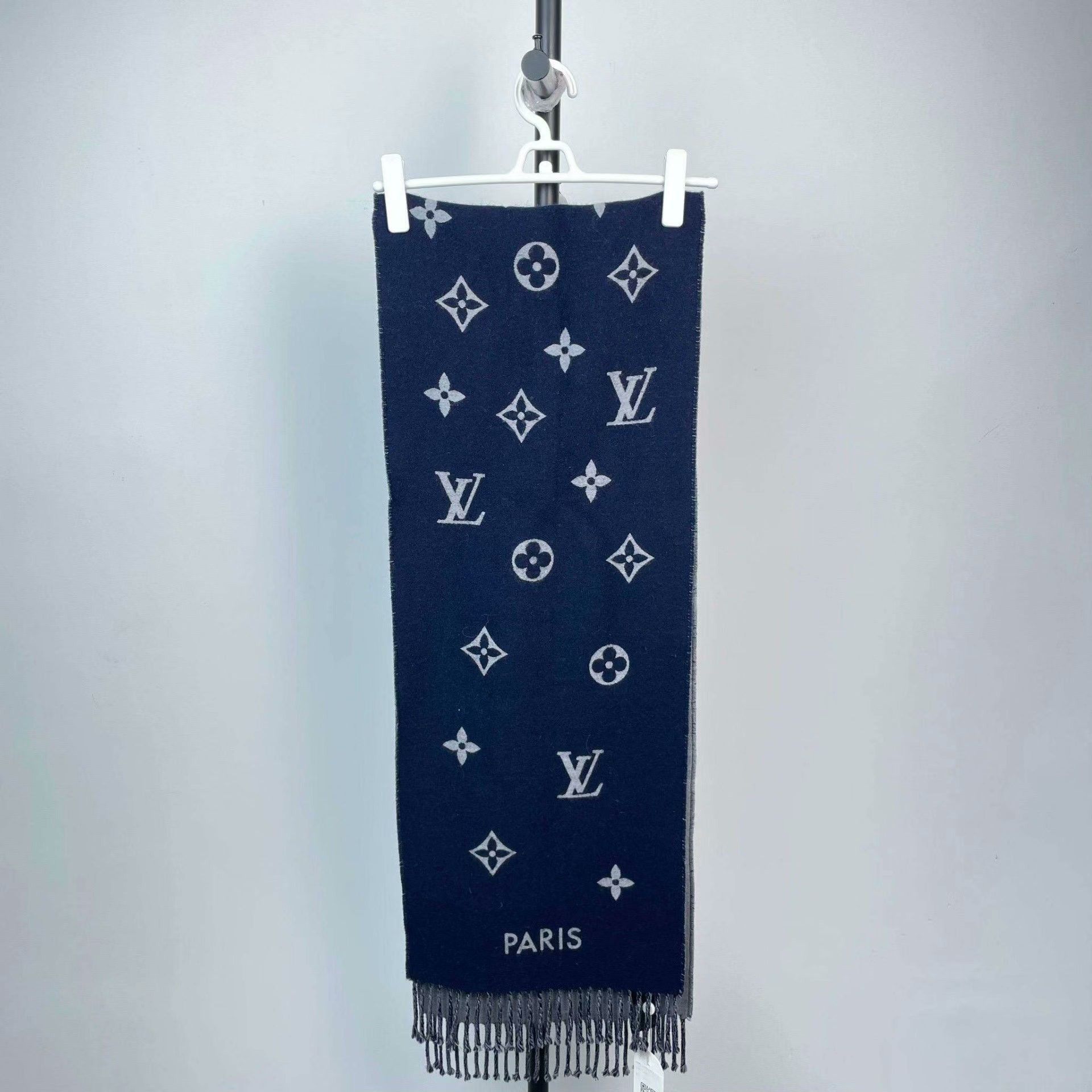 Louis Vuitton Louis Vuitton Multi Scarf XS Men Size ONE SIZE - 1 Thumbnail