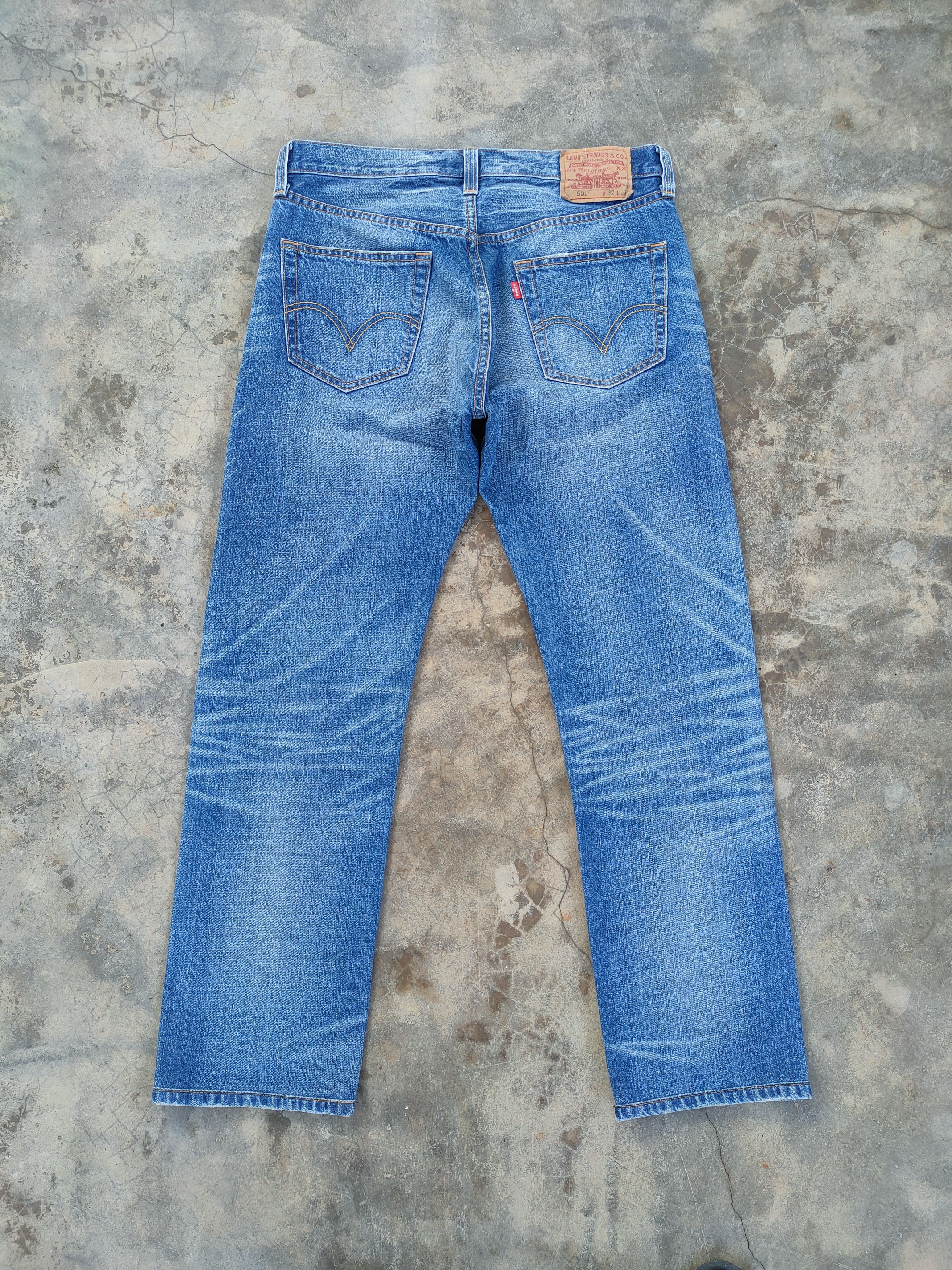 Levi's Vintage Clothing VINTAGE LEVI'S 501 FADED DISTRESSED JEAN DENIM PANTS Size US 32 / EU 48 - 9 Thumbnail