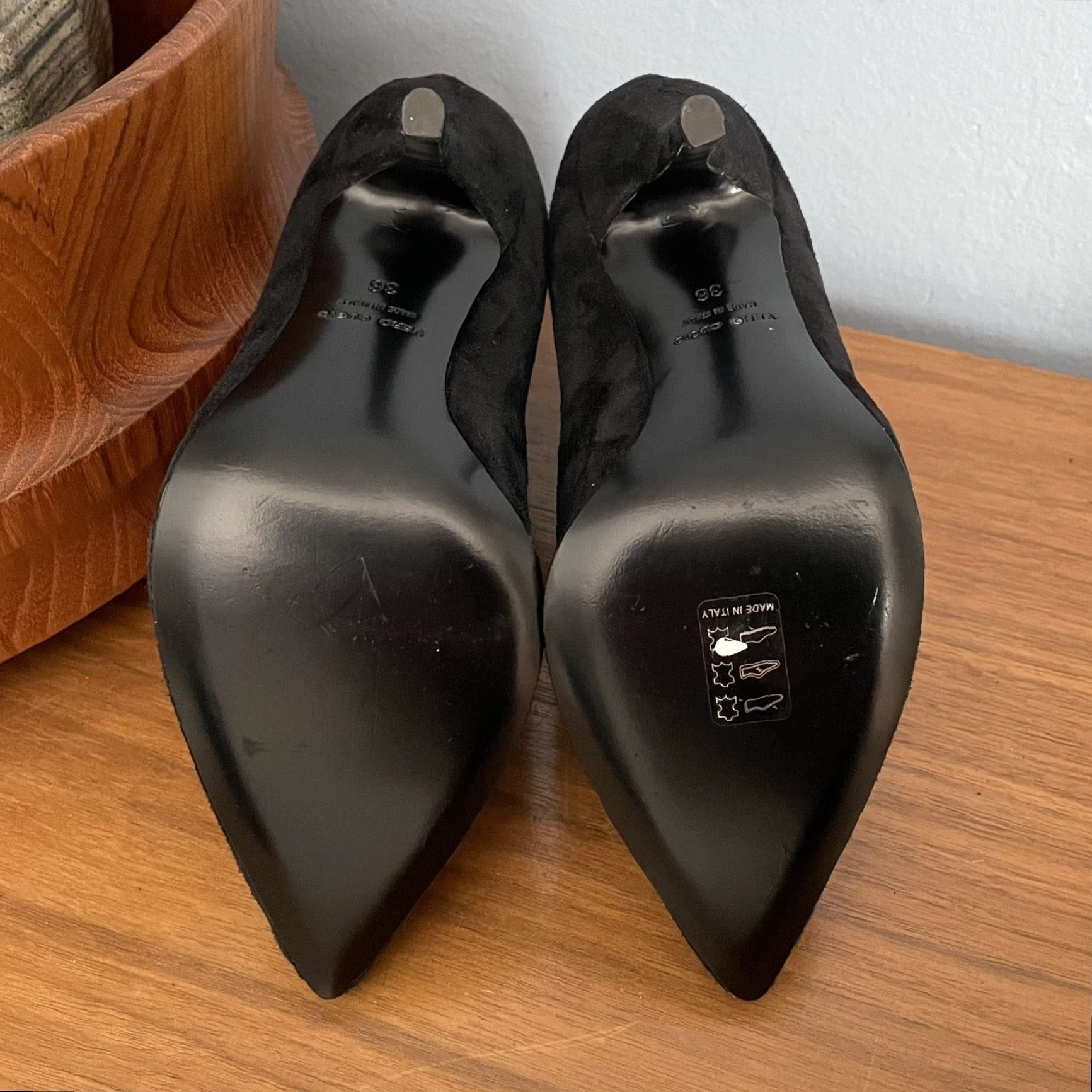 Giuseppe Zanotti VINTAGE Giuseppe Zanotti Black Suede Booties Stiletto Heel Gold Trim Ankle Zip 36 Size US 6 / IT 36 - 7 Thumbnail