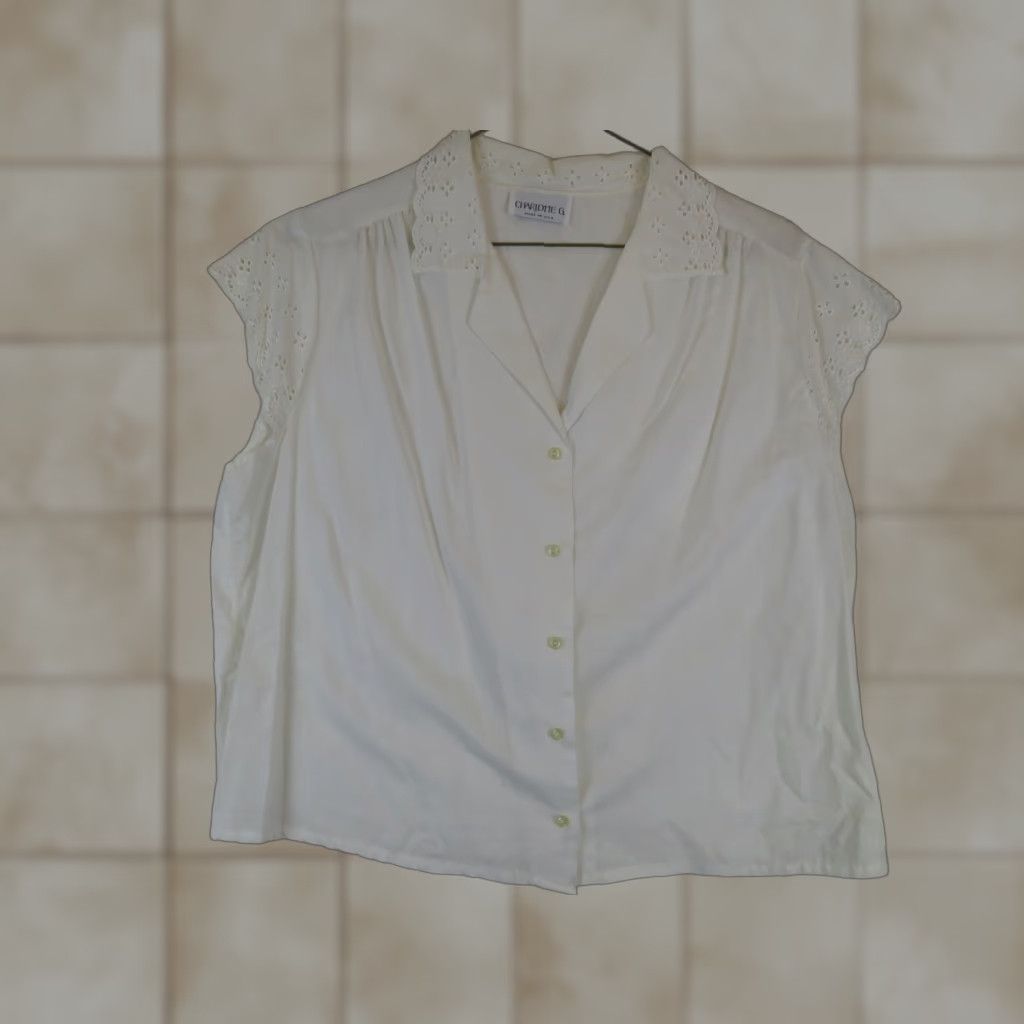 Vintage VINTAGE Charlotte G Shirt 1X White Womens 1X Blouse 50s, 60s, 70s Casual Button Collared Sleeve-less Breathable Vintage Christmas Size XL / US 12-14 / IT 48-50 - 1 Thumbnail
