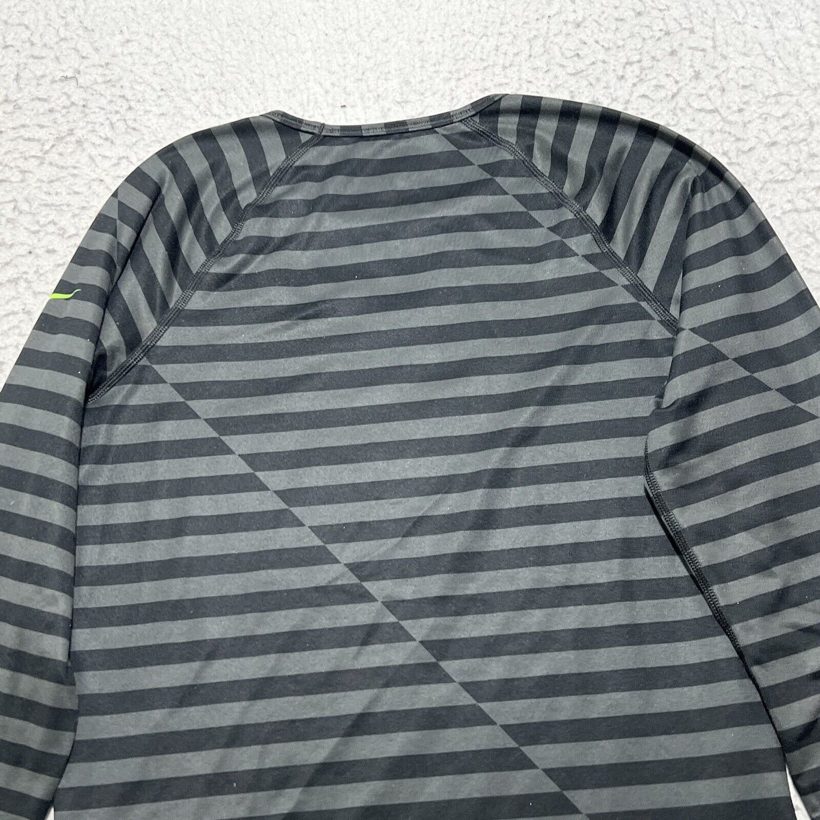 Nike Nike Pro Combat Hyperwarm Long Sleeve Athletic T Shirt Size M / US 6-8 / IT 42-44 - 11 Thumbnail
