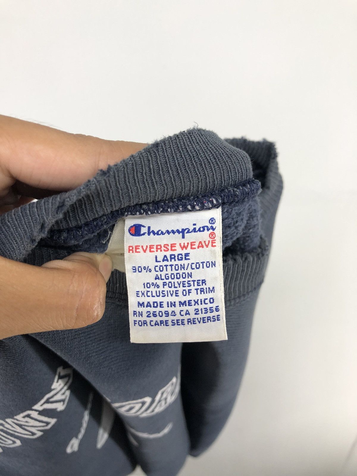 Champion Vintage 90's Champion Reverse Weave Crewneck Sweatshirt Size US L / EU 52-54 / 3 - 18 Thumbnail
