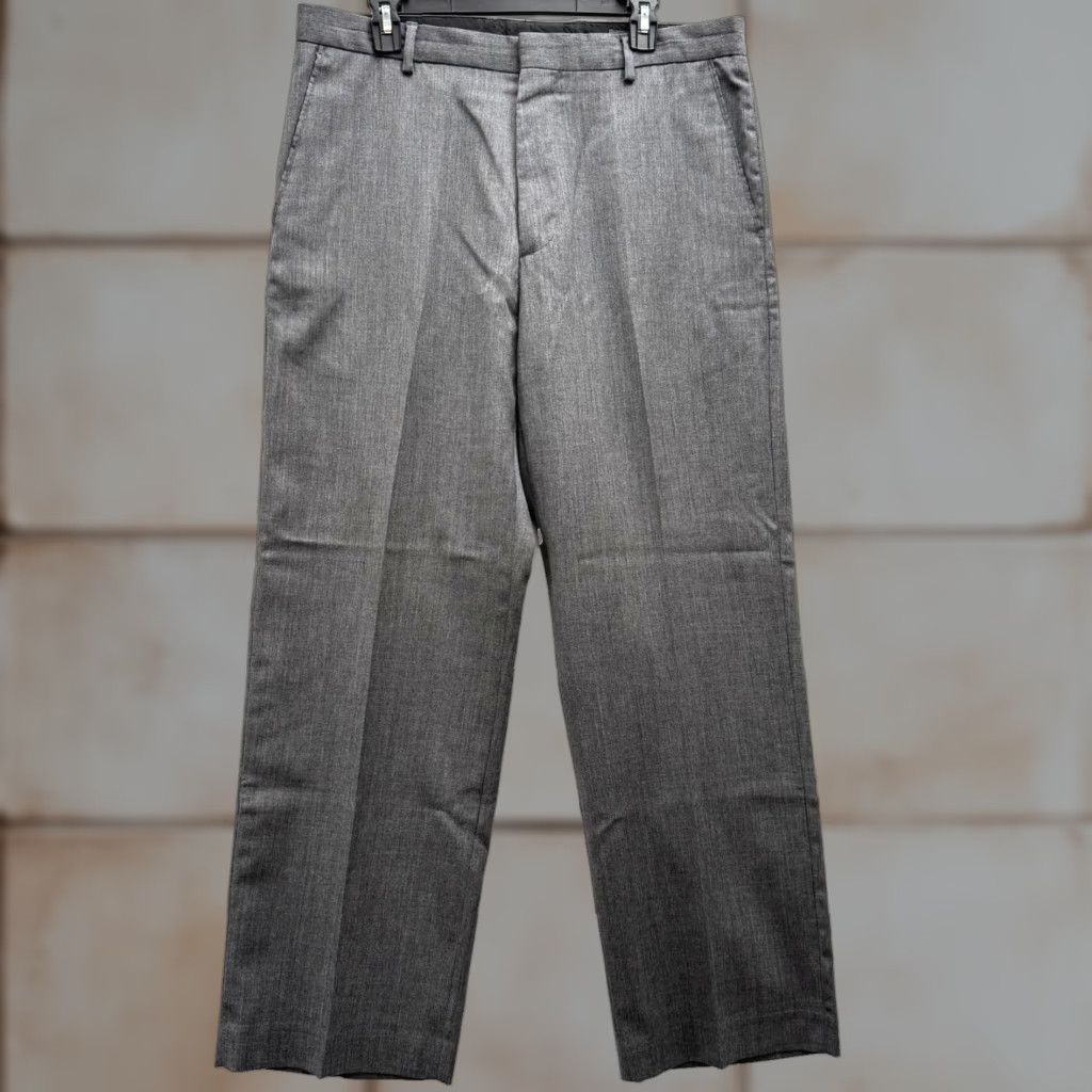 Banana Republic VINTAGE Banana Republic Men’s Wool Pants Dress Pants 32x30 Gray 2006 Y2K Relaxed Regular 35x30 Trousers Mens Size US 32 / EU 48 - 1 Thumbnail