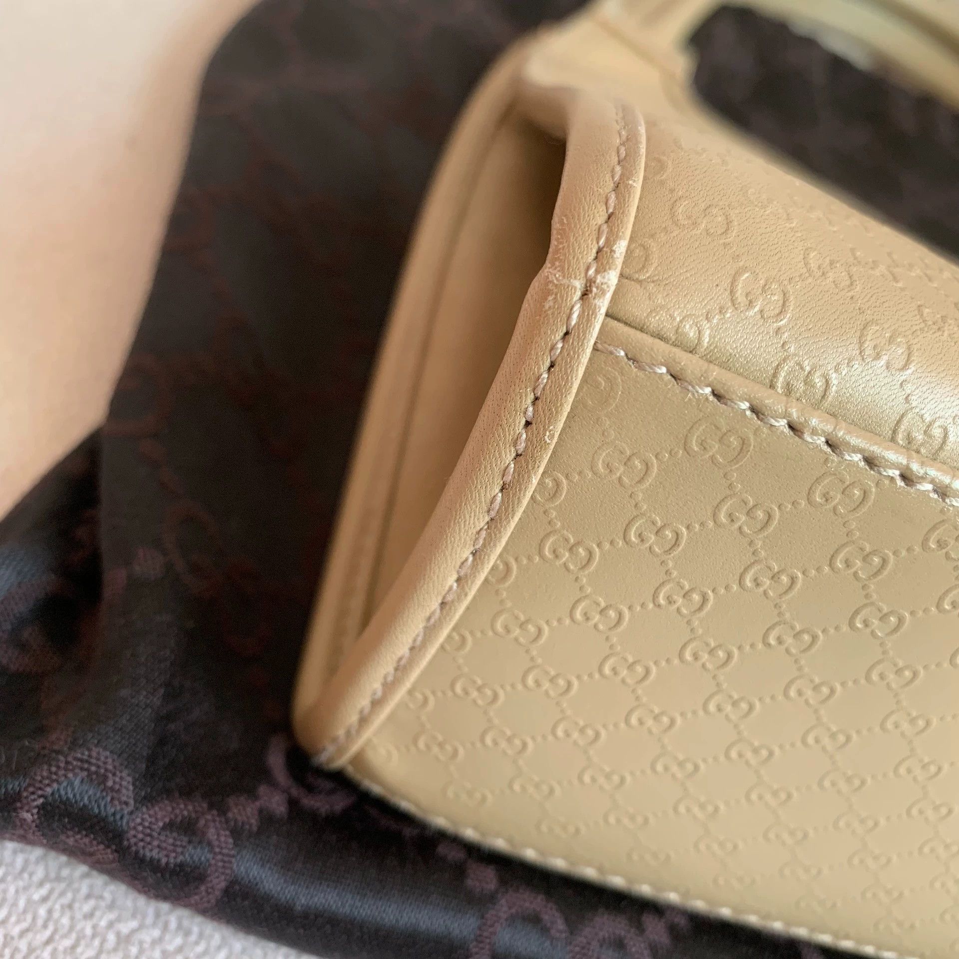 Gucci Gucci Vintage Embossed Taupe Armpit Bag Size ONE SIZE - 4 Thumbnail