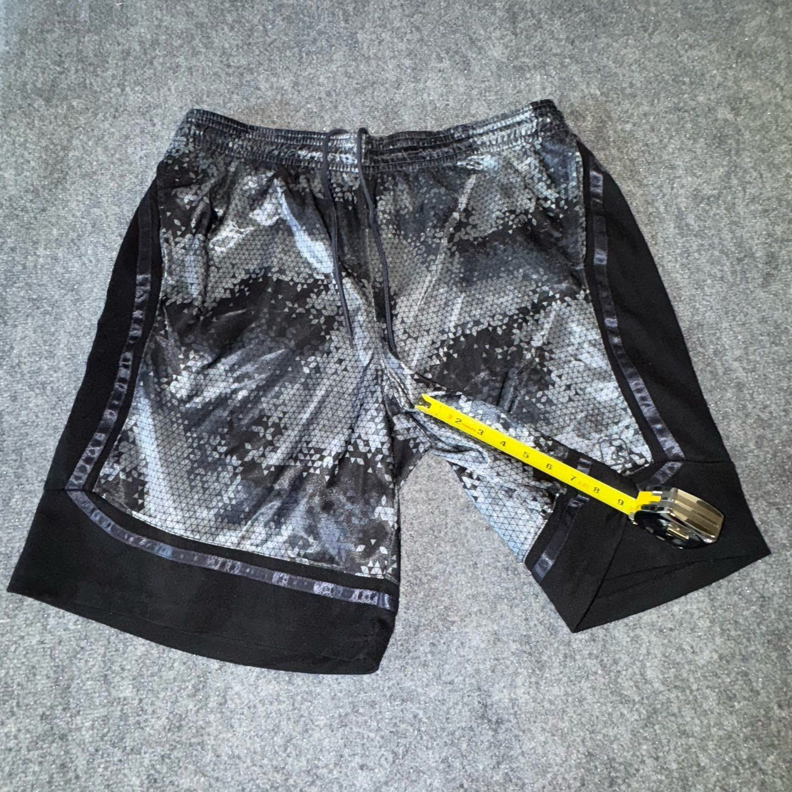 JW Anderson AND1 Grail Multicolor Dazzle Baggy Hoop Shorts Mens 2XL Rare Size US 40 / EU 56 - 10 Thumbnail