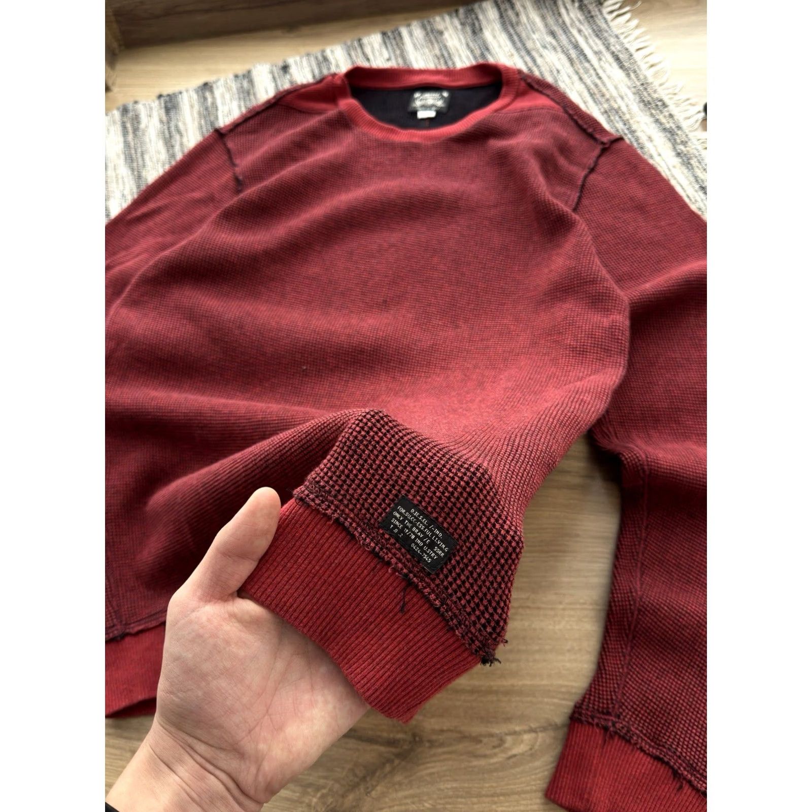 Diesel VINTAGE Diesel Sweater M Red 90s Y2K Retro Streetwear Pullover Mens Size US M / EU 48-50 / 2 - 3 Thumbnail