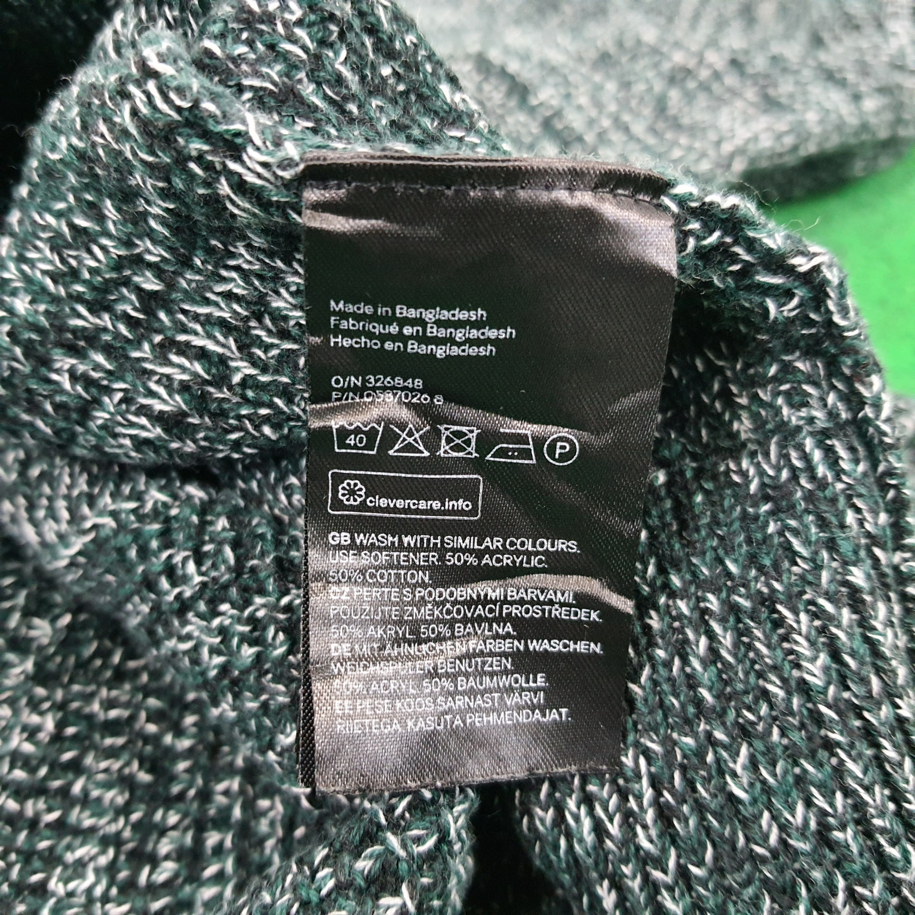 Japanese Brand Vintage H&M Knitted Winter Session Sweatshirt Size US L / EU 52-54 / 3 - 5 Thumbnail