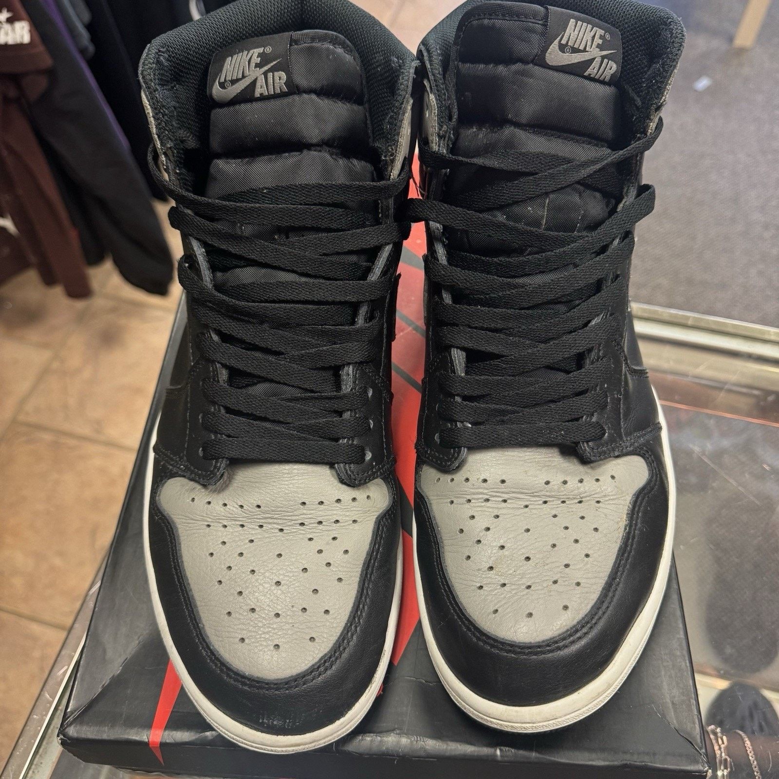 Jordan Brand Size 13 - Nike Air Jordan 1 Retro OG High Shadow (2018) Size US 13 / EU 46 - 3 Thumbnail