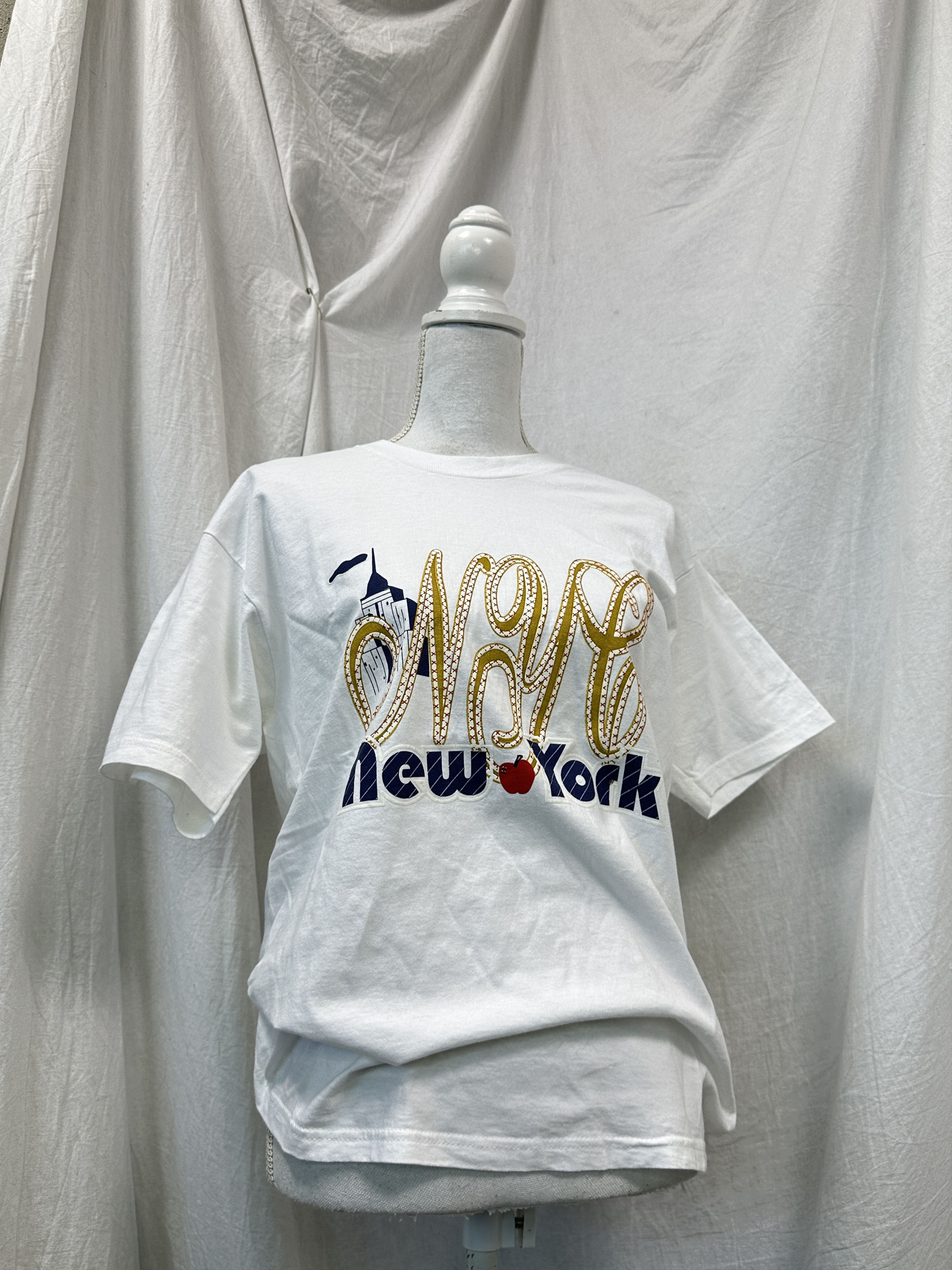 Vintage Vintage Streetwear Casual New York Apple 90s T-shirt Size US L / EU 52-54 / 3 - 1 Thumbnail