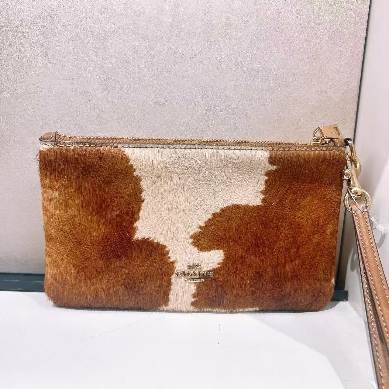 Coach Ashton Wristlet in Haircalf Cow Print CDY07 Size ONE SIZE - 6 Thumbnail