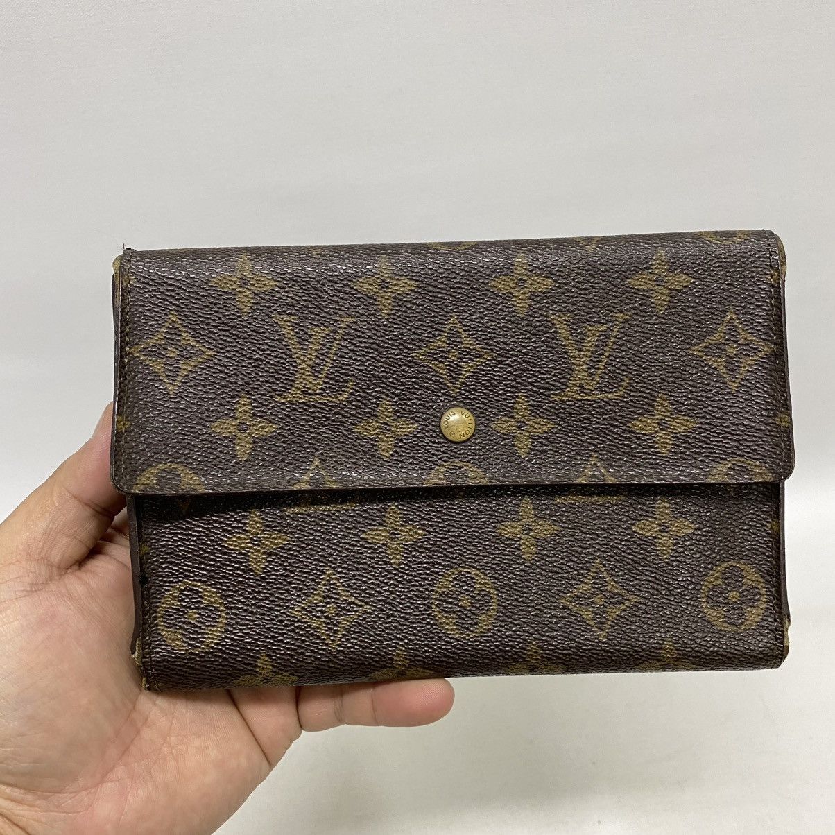 Louis Vuitton ‼️LASTDROP‼️ AUTHENTIC LOUIS VUITTON MONOGRAM WALLET Size ONE SIZE - 2 Thumbnail