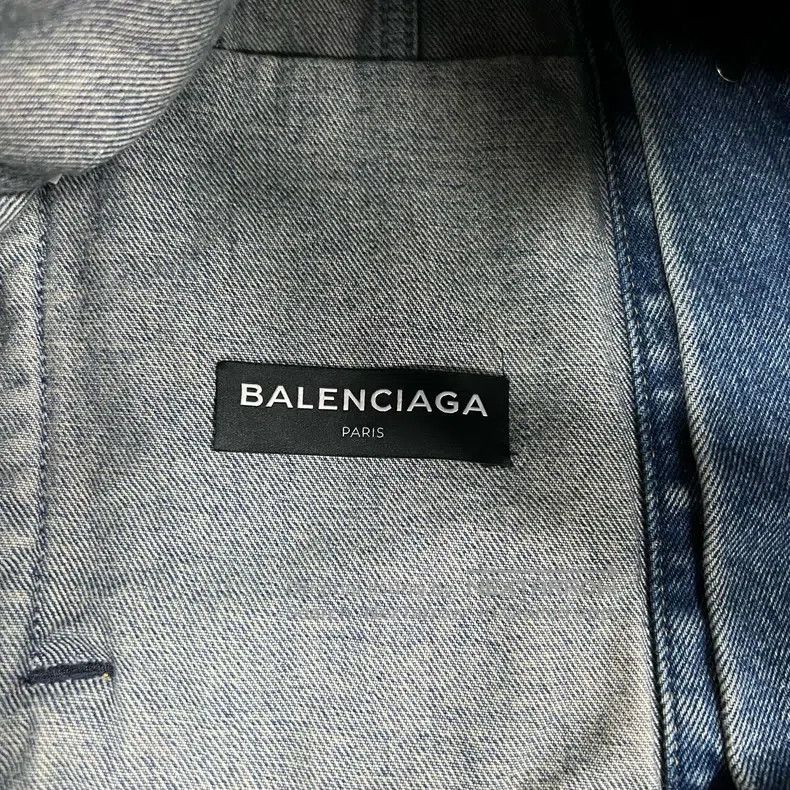 Balenciaga Balenciaga Embroidered Coke Denim Jacket Size US M / EU 48-50 / 2 - 6 Thumbnail