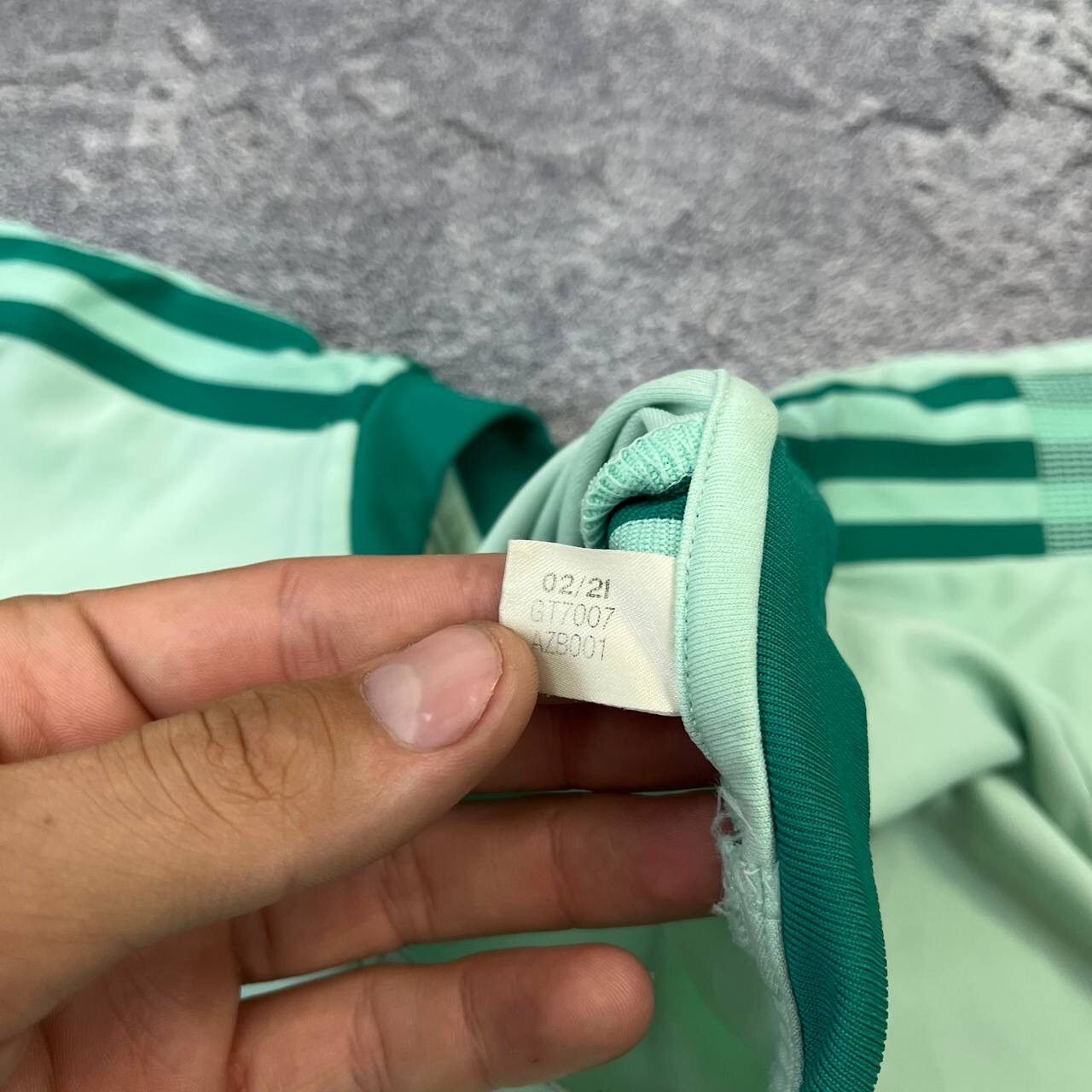 Adidas Mens FC CELTIC 2020/2021 soccer jersey perfect condition Size US M / EU 48-50 / 2 - 7 Thumbnail