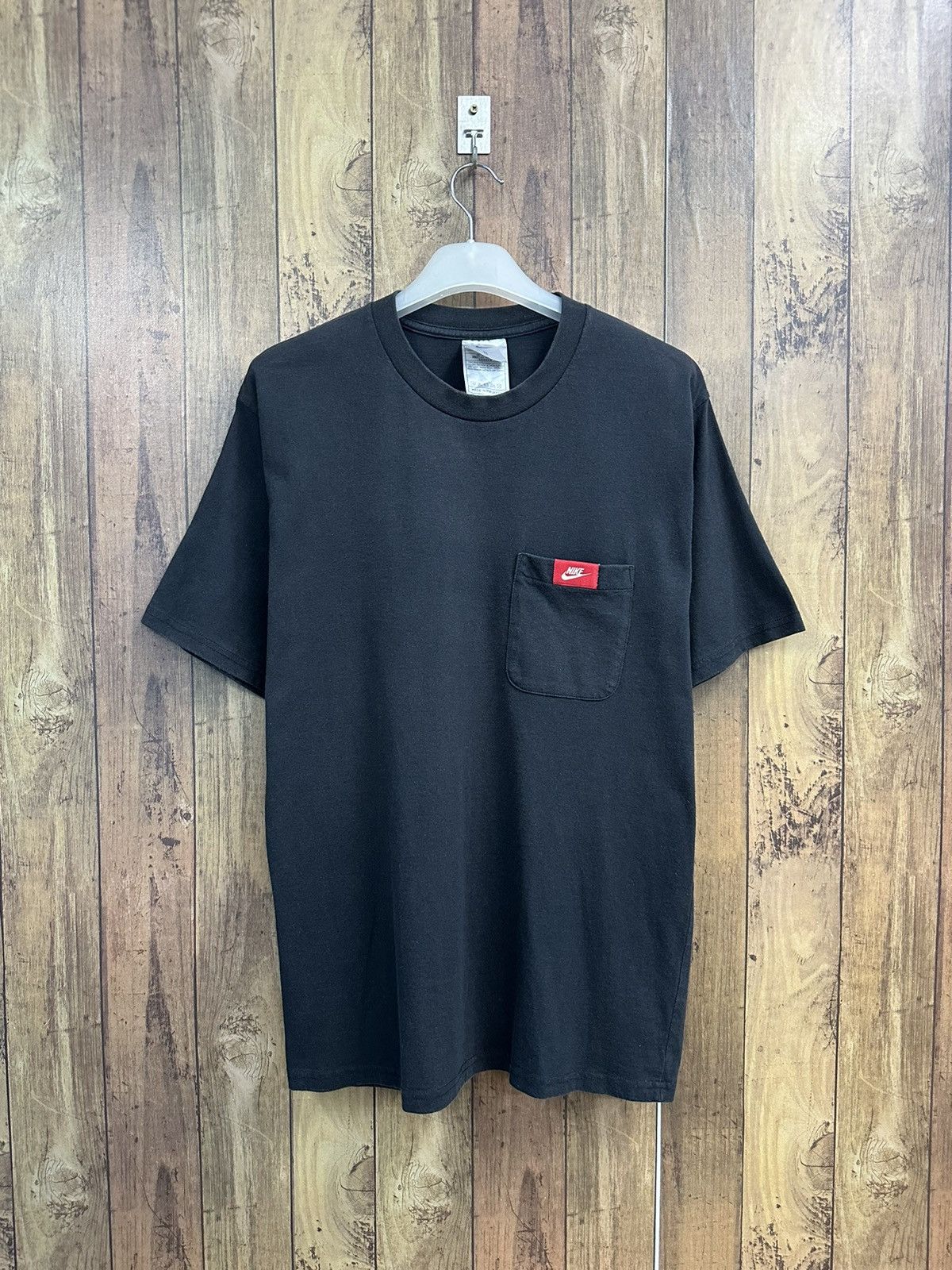 Nike Nike Y2K Single Pocket Limited Tshirt A439 Size US M / EU 48-50 / 2 - 1 Thumbnail