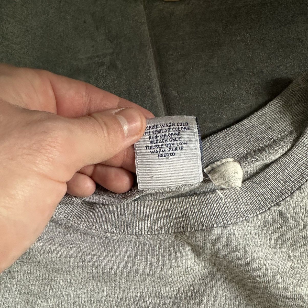 Old Navy × Vintage Vintage Old Navy T-shirts Big Logo Canada 2001 Limited Size US L / EU 52-54 / 3 - 8 Thumbnail