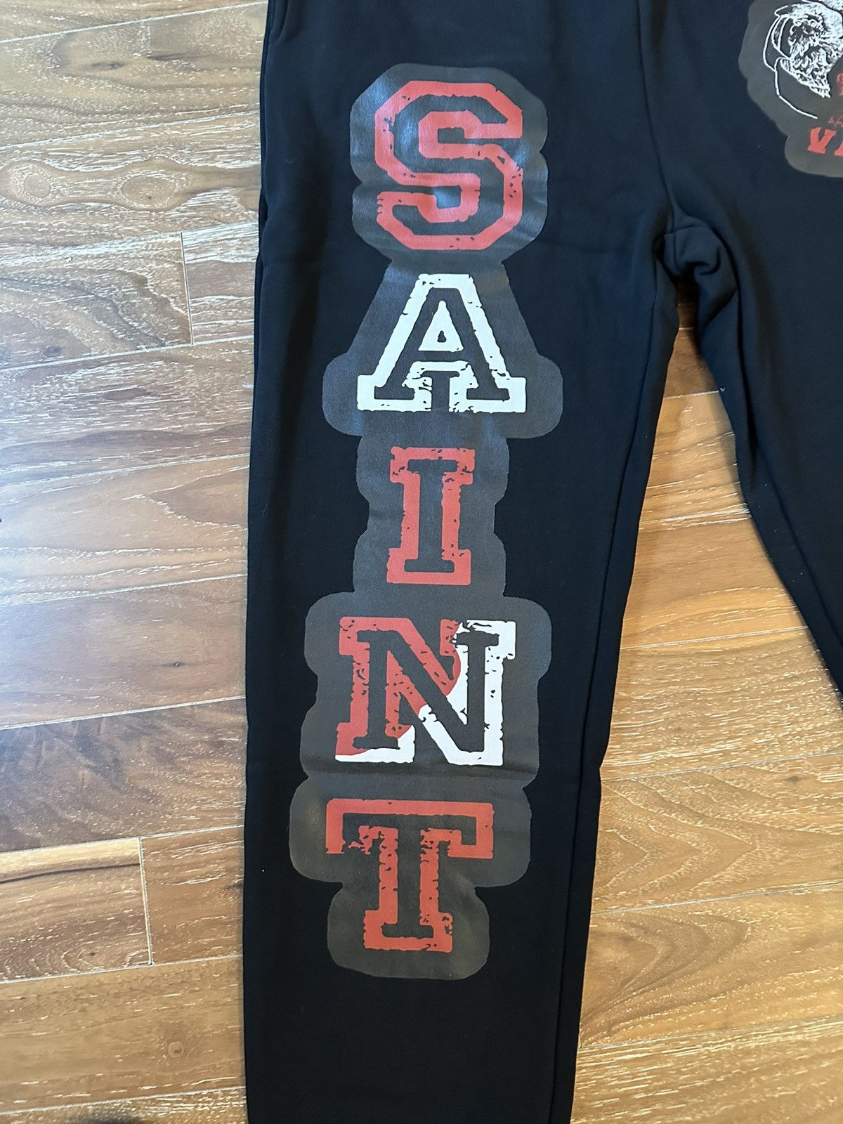 Saint Vanity, Bred Varsity Sweatpants M