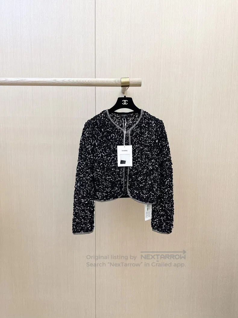 Chanel Chanel 25P black and white rhinestone-edged jacket Size XS / US 0-2 / IT 36-38 - 1 Thumbnail