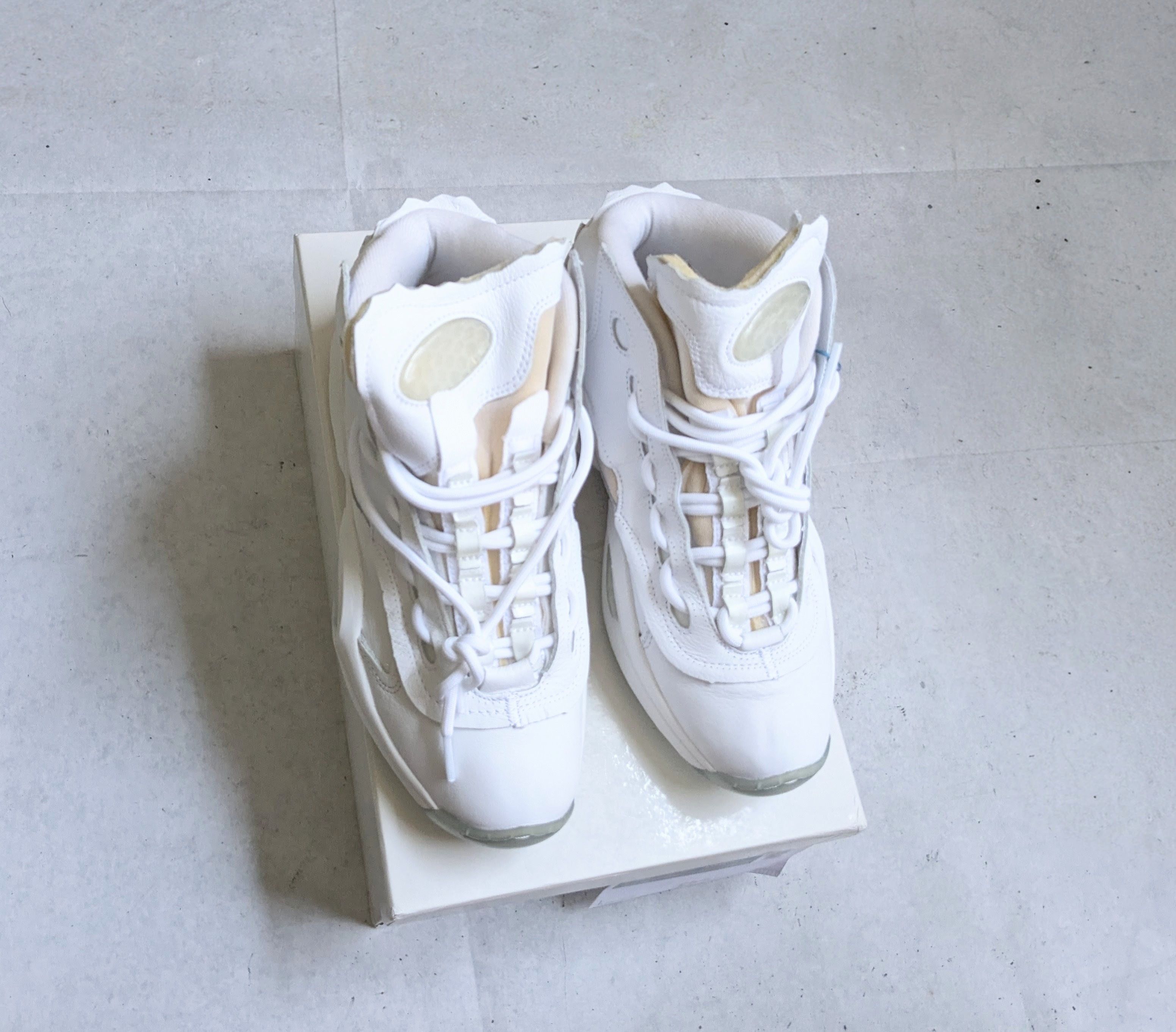 Maison Margiela × Reebok Maison Margiela Reebok Question White 9 High Tops Leather Size US 9 / EU 42 - 2 Thumbnail