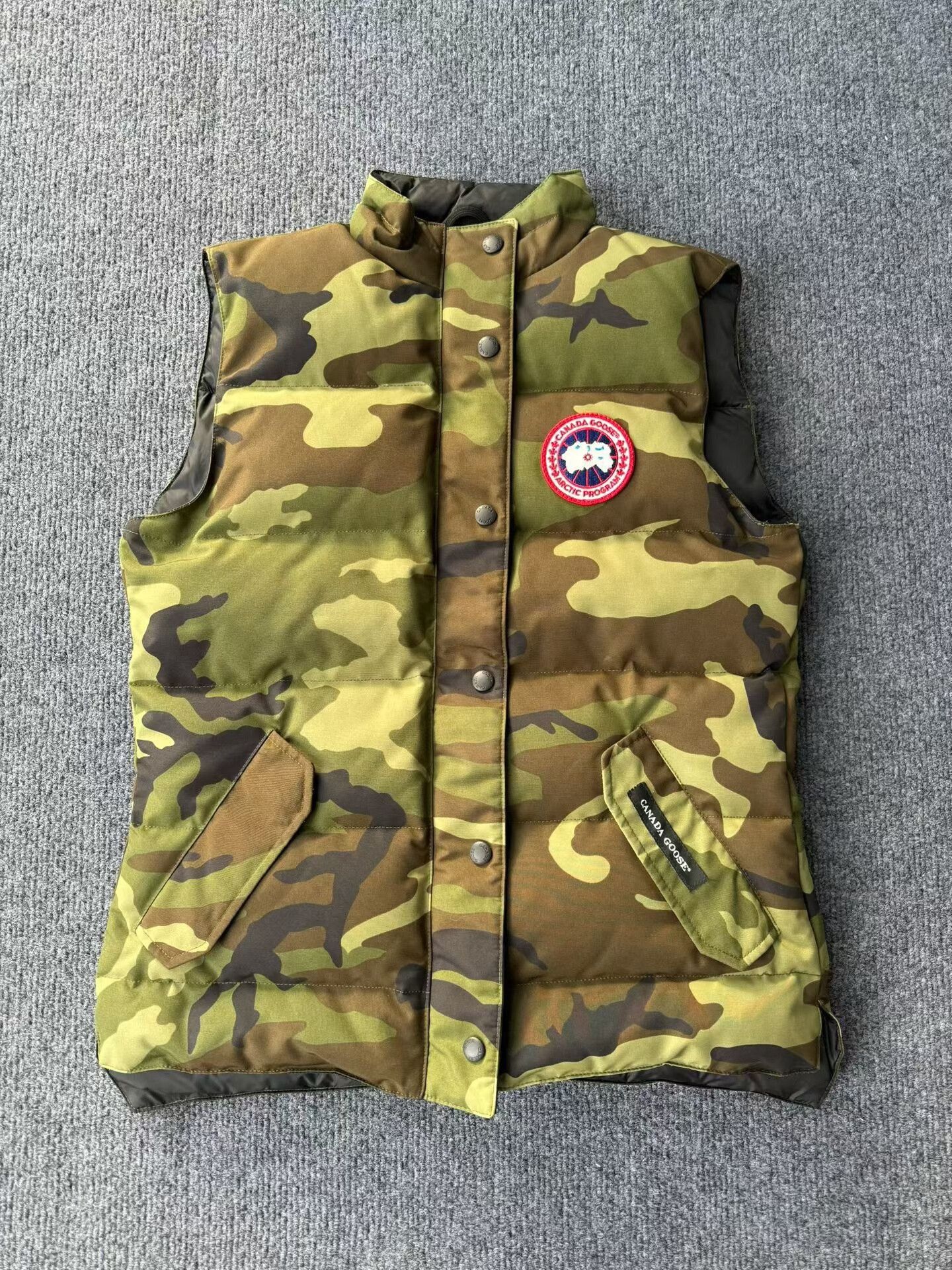 Canada Goose Canada Goose Freestyle Camo Down Vest Size US M / EU 48-50 / 2 - 1 Thumbnail