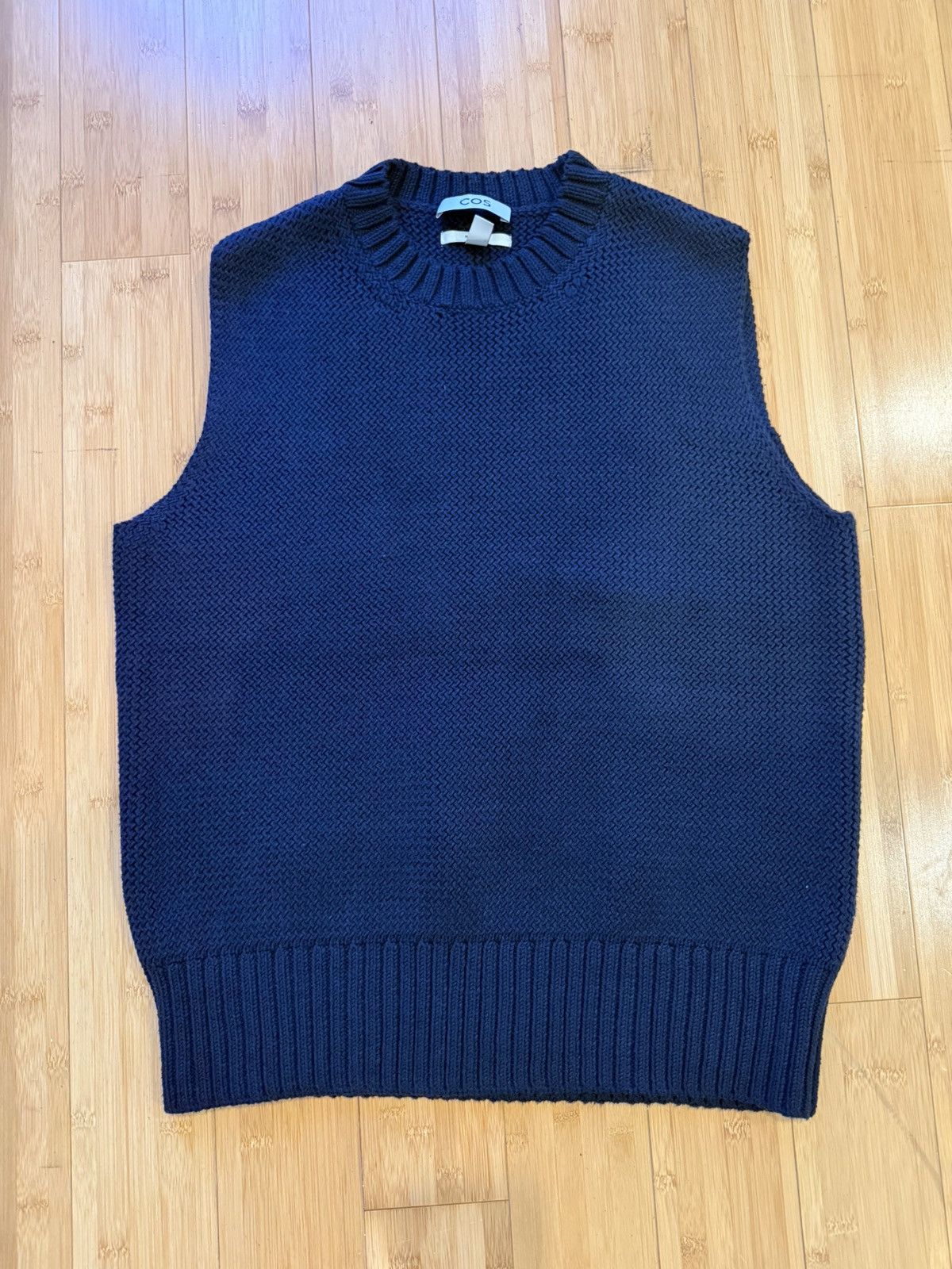 Cos COS Heavyweight Crewneck Sweater Vest Size US M / EU 48-50 / 2 - 1 Thumbnail
