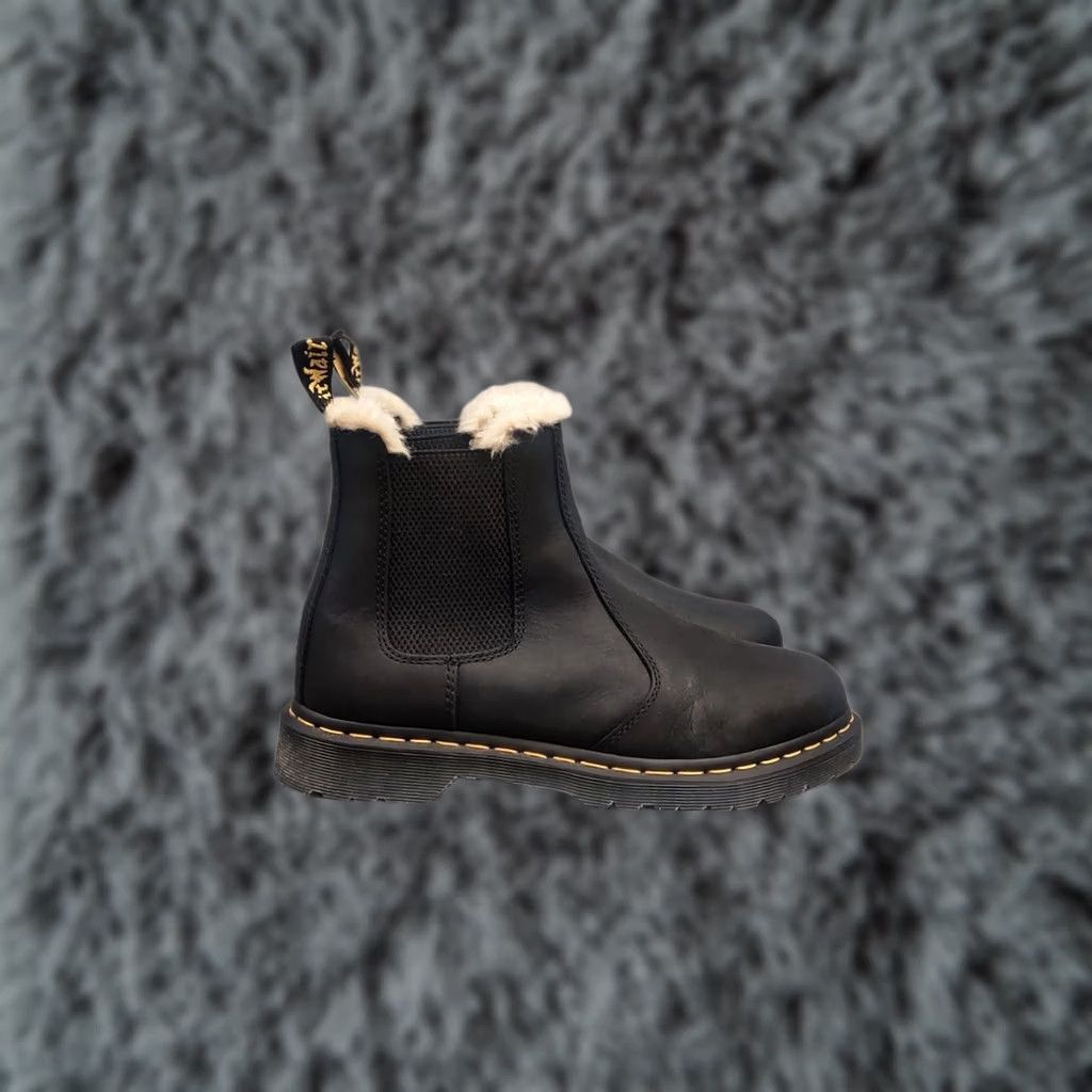 Dr. Martens Dr. Martens 2976 Leonore Black Leather Fur Lined Chelsea Boots Women's 41 2976 Leather Boots Chelsea Lined Fur Winter Casual 90s Retro Mens Womens Size US 11 / IT 41 - 1 Thumbnail