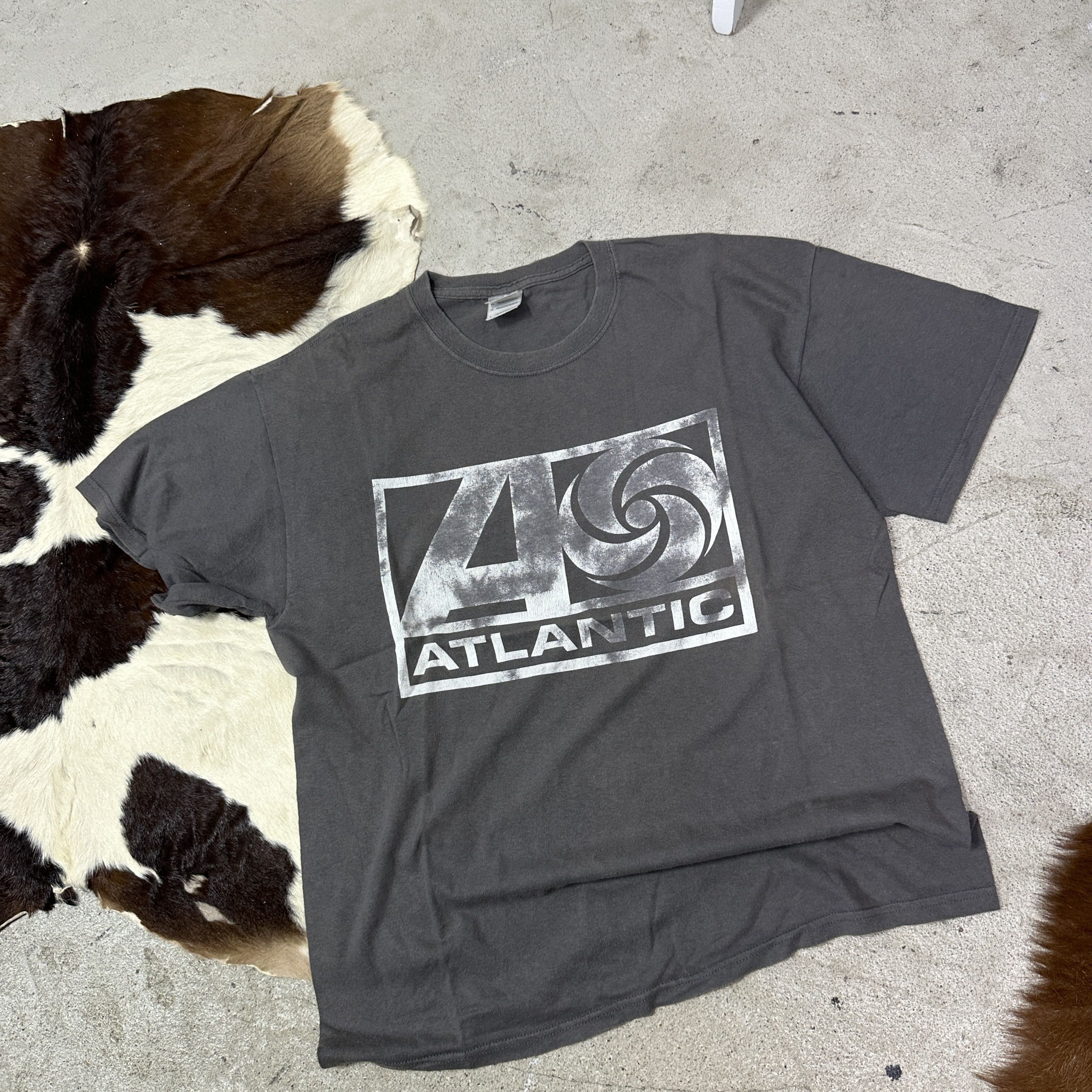 Vintage Vintage Streetwear Sporty Atlantic Printed T-shirt Y2K Size US L / EU 52-54 / 3 - 5 Thumbnail