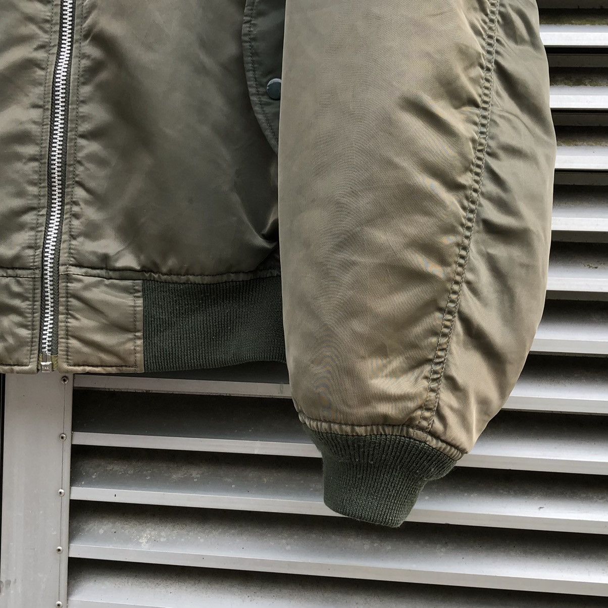 Vintage Vintage 90s Uniqlo Sun Faded Ma-1 Bomber Jacket Size US XL / EU 56 / 4 - 4 Thumbnail
