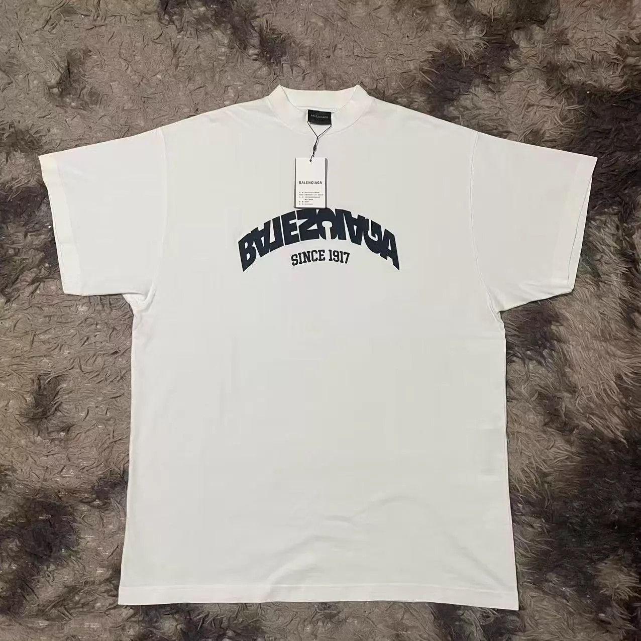 Balenciaga Balenciaga Embroidered Reversed Logo Short Tee Size 2 Size US M / EU 48-50 / 2 - 1 Thumbnail