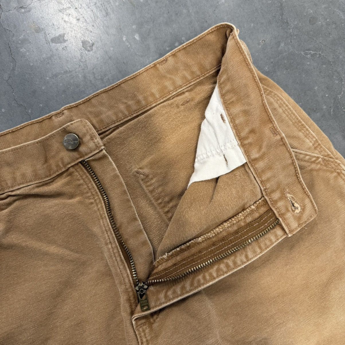 Carhartt × Carhartt Wip × Vintage Vintage Y2K Carhartt Faded Distressed Carpenter Pants Size US 32 / EU 48 - 13 Thumbnail