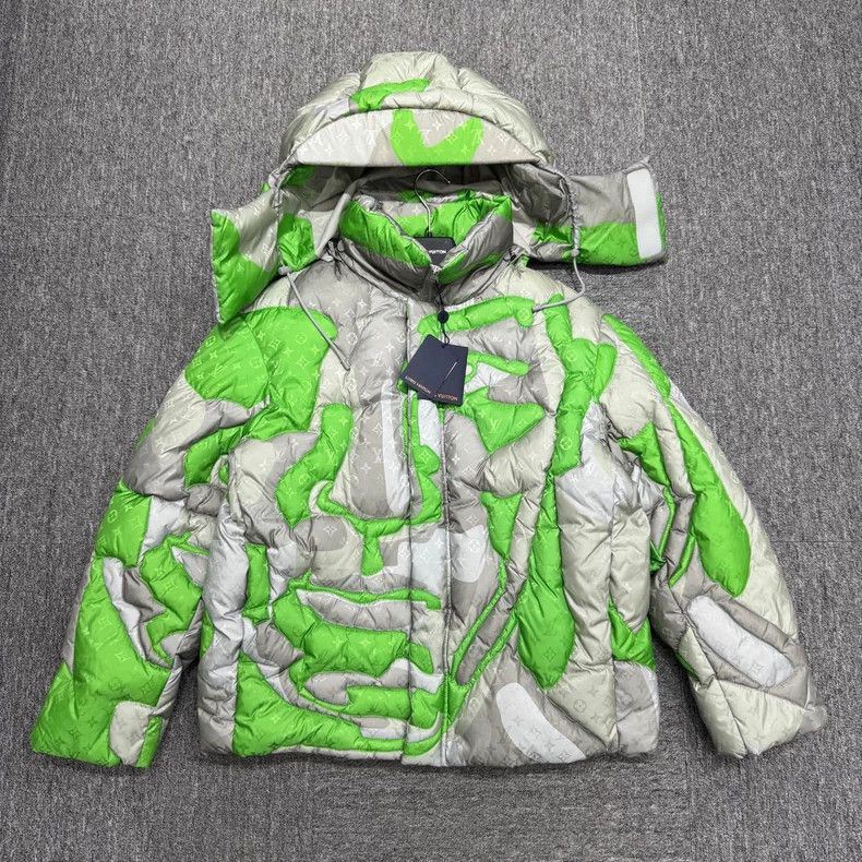 Louis Vuitton Louis Vuitton Portrait down jacket Size US M / EU 48-50 / 2 - 1 Thumbnail