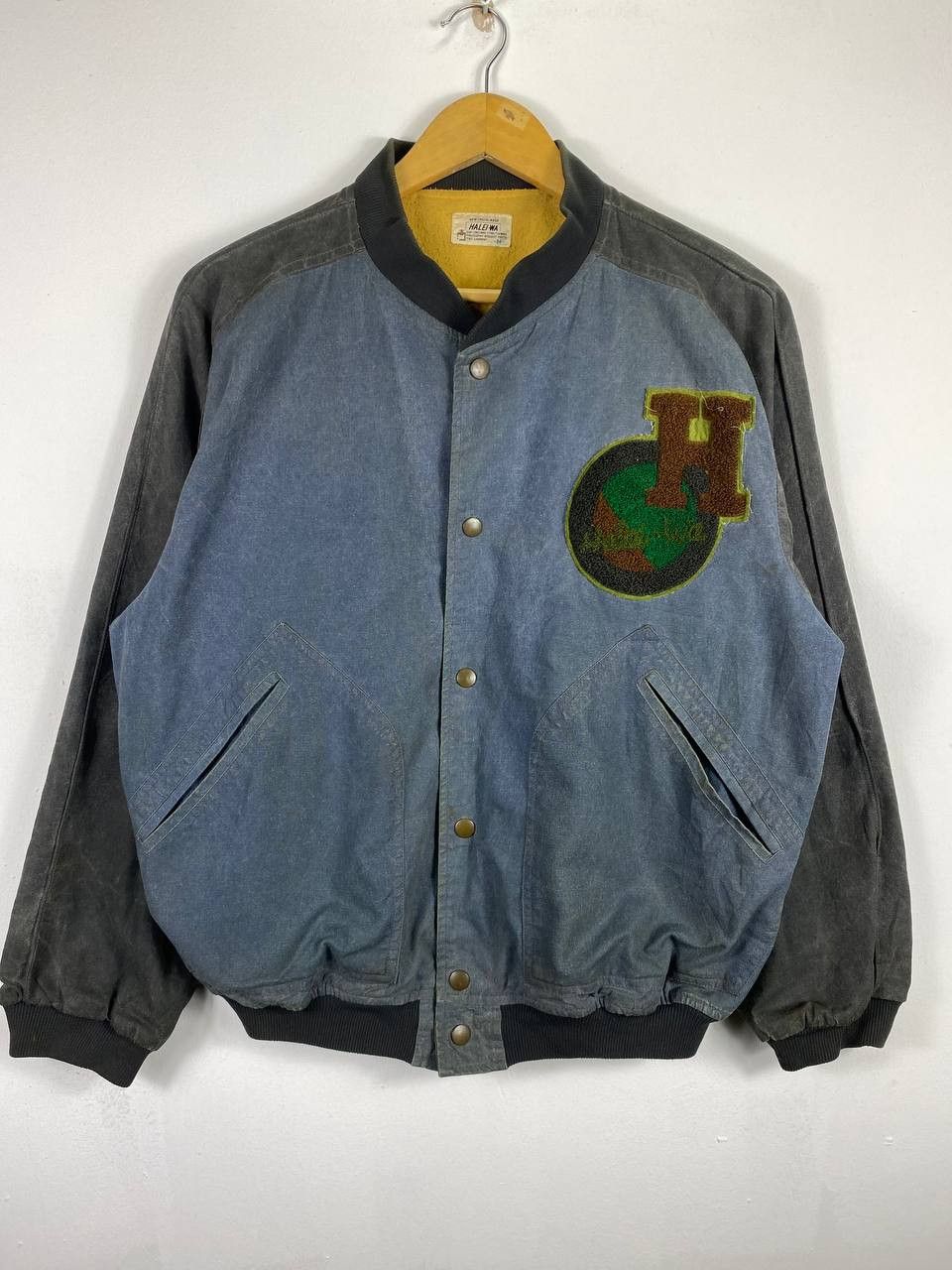 Japanese Brand vintage japanese brand cotton bomber jacket nice design Size US M / EU 48-50 / 2 - 1 Thumbnail