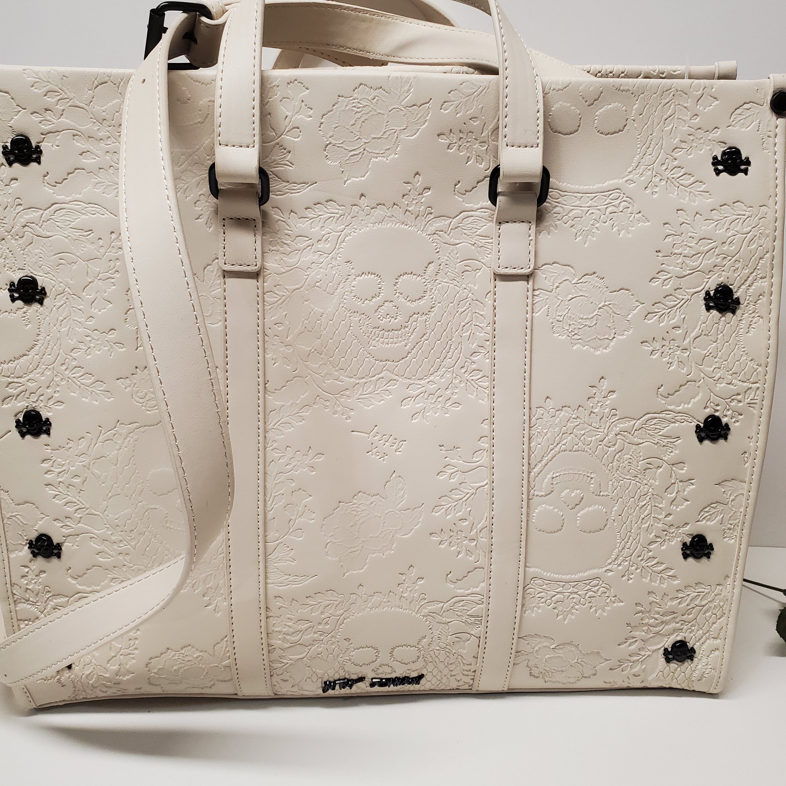 Betsey Johnson Betsey Johnson Halloween embossed Skull tote Size ONE SIZE - 6 Thumbnail