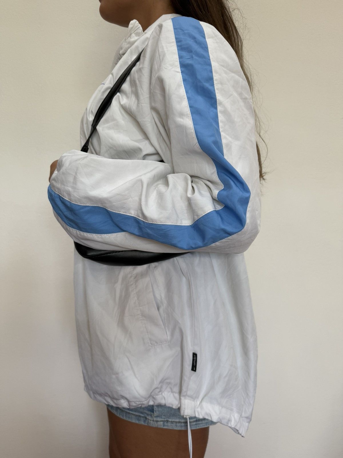 Nike Vintage Nike Windbreaker Jacket White & Blue Unisex Size US M / EU 48-50 / 2 - 2 Thumbnail