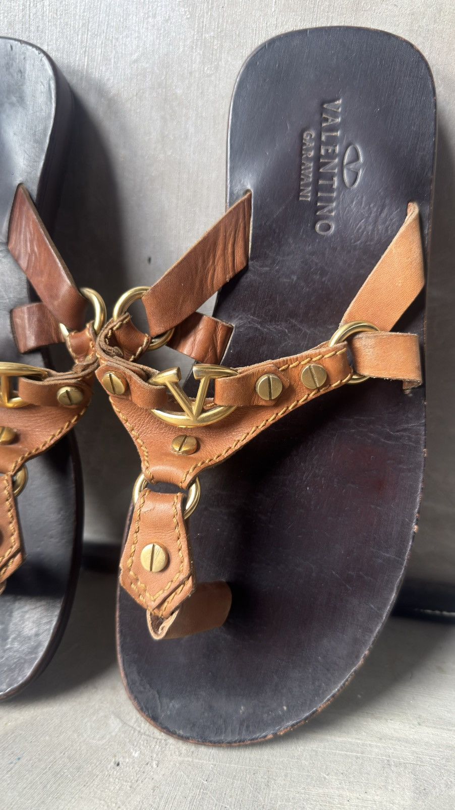 Valentino Valentino Tan Leather V Logo Flat Thong Sandals Size US 8 / EU 41 - 4 Thumbnail