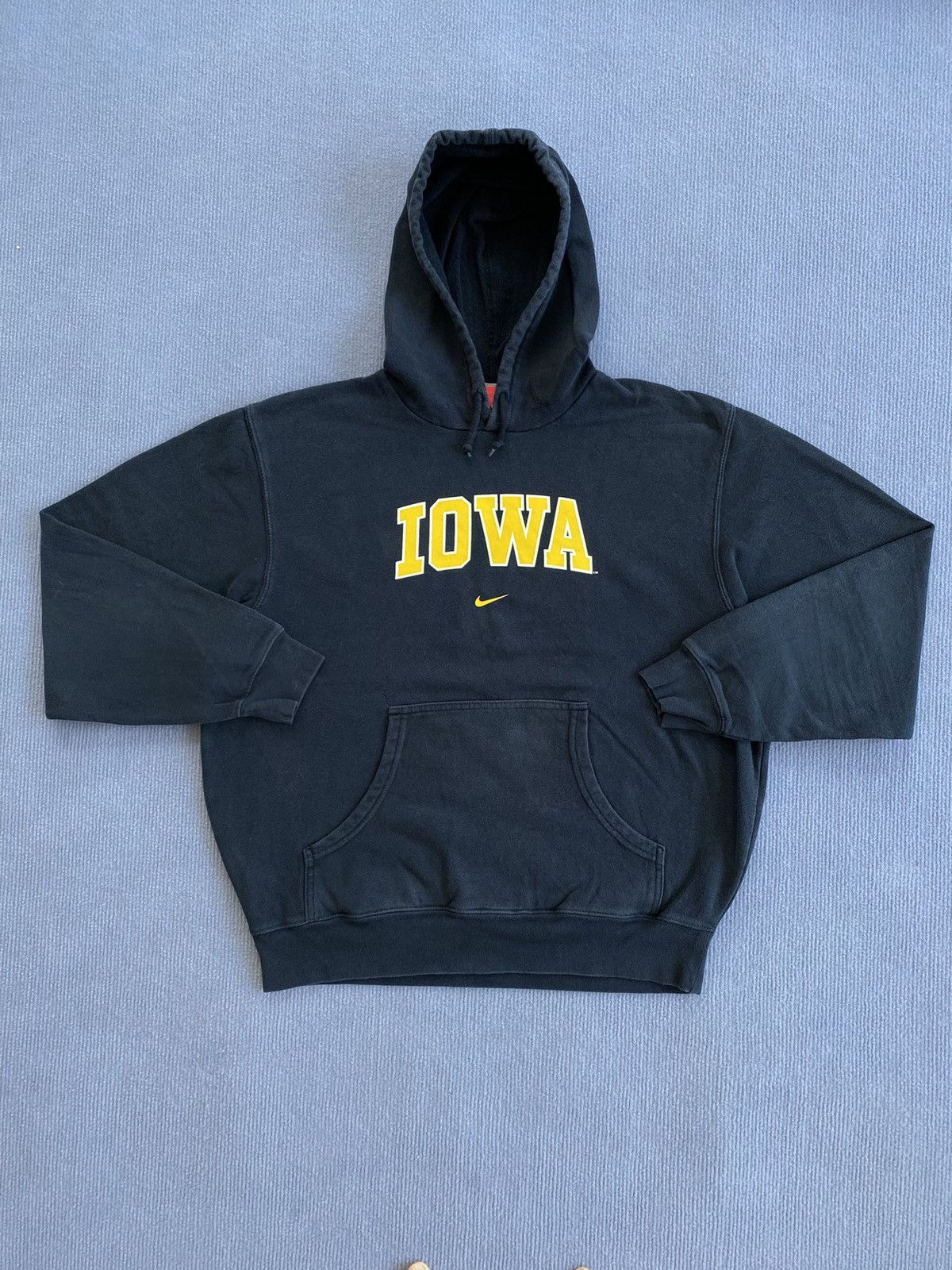 Nike Vintage 00’s Nike IOWA State Center Swoosh Hoodie✨ Size US M / EU 48-50 / 2 - 1 Thumbnail