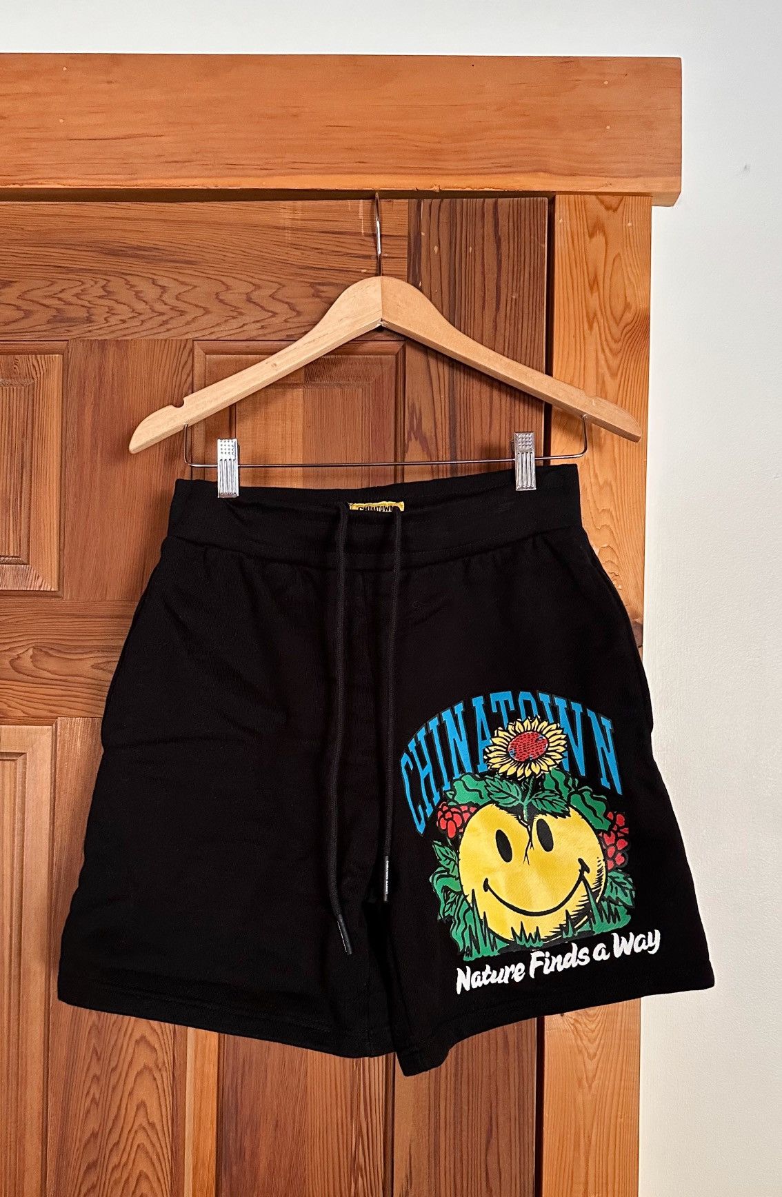 Other Chinatown Market smiley planter sweatshorts Size US 30 / EU 46 - 1 Thumbnail