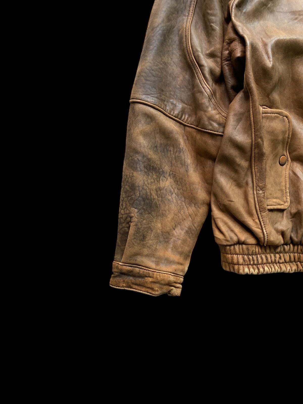 Japanese Brand VINTAGE LEATHER WEAR BOMBER JACKET DESIGN RARE Size US L / EU 52-54 / 3 - 5 Thumbnail