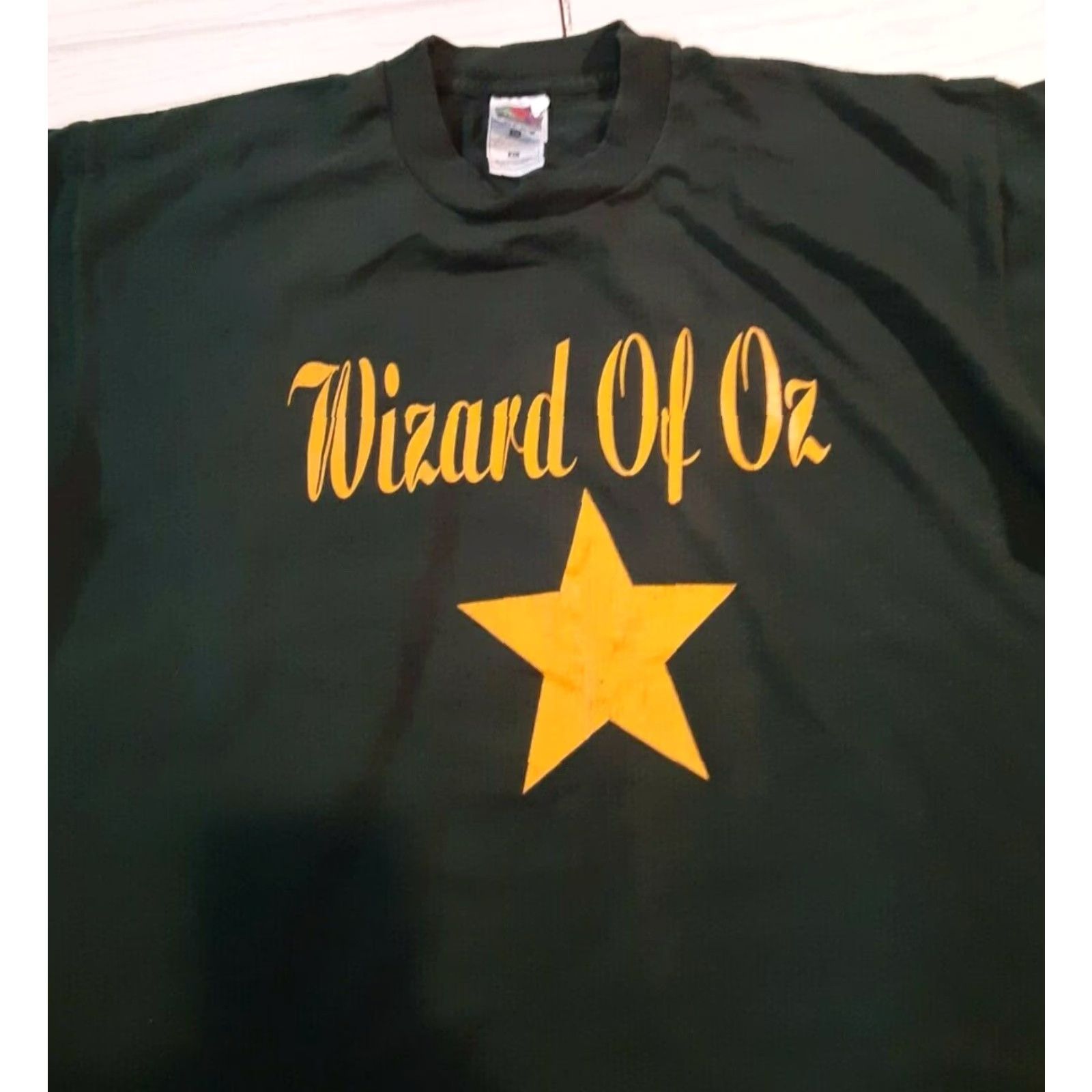 Vintage VINTAGE Wizard of Oz Green T-Shirt Fruit of the Loom XL Men Short Sleeve Green Yellow SBS 28in 22in pit to pit Mens Size US XL / EU 56 / 4 - 3 Thumbnail