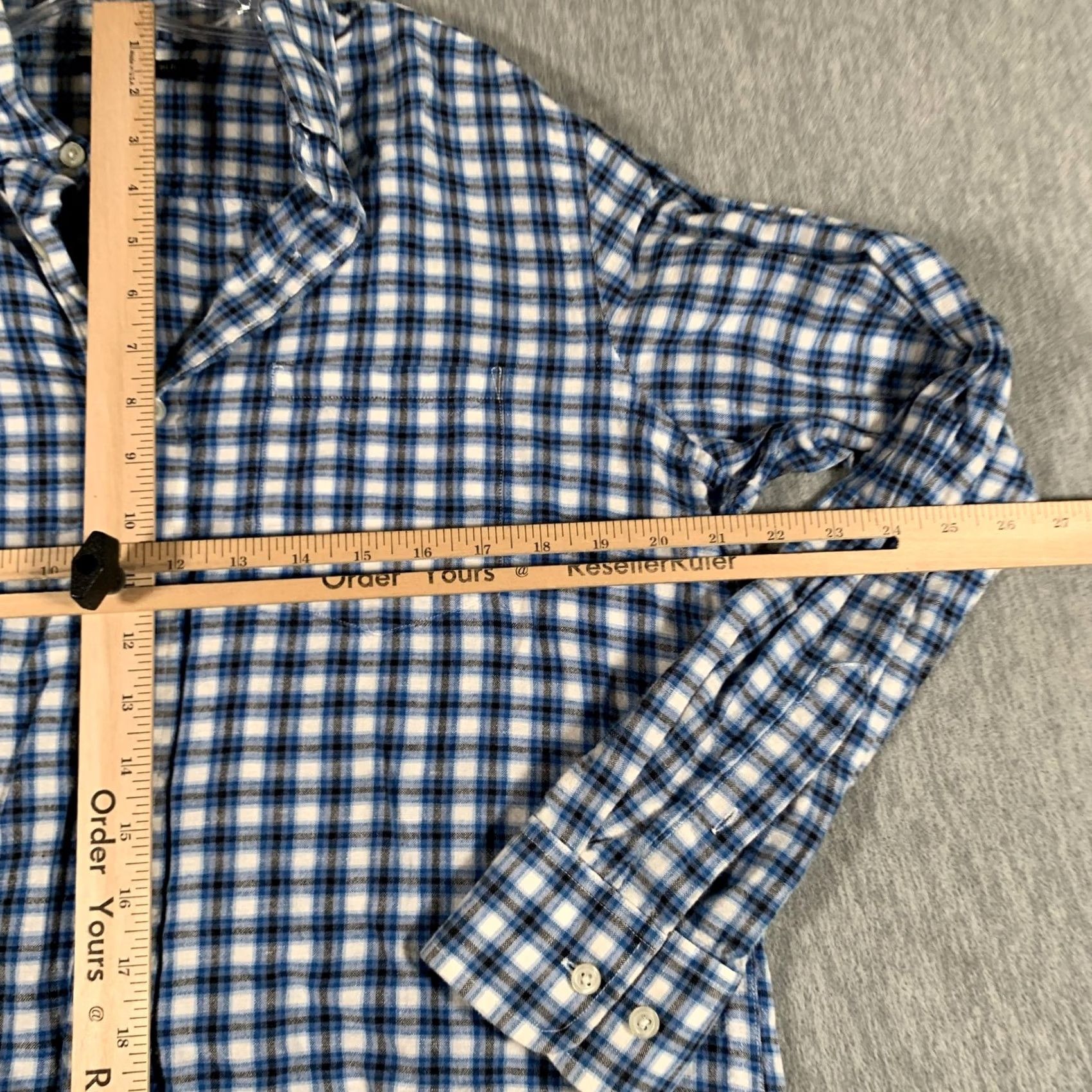 Banana Republic VINTAGE? No. Banana Republic Shirt Mens Medium Blue Check Linen Long Sleeve Button Down Size US M / EU 48-50 / 2 - 7 Thumbnail