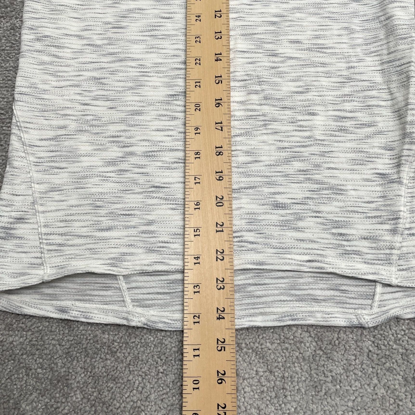 Lululemon Lululemon T-Shirt Womens 6 Gray Short Sleeve Round Neck Active Tee Shirt Casual Activewear Size M / US 6-8 / IT 42-44 - 6 Thumbnail