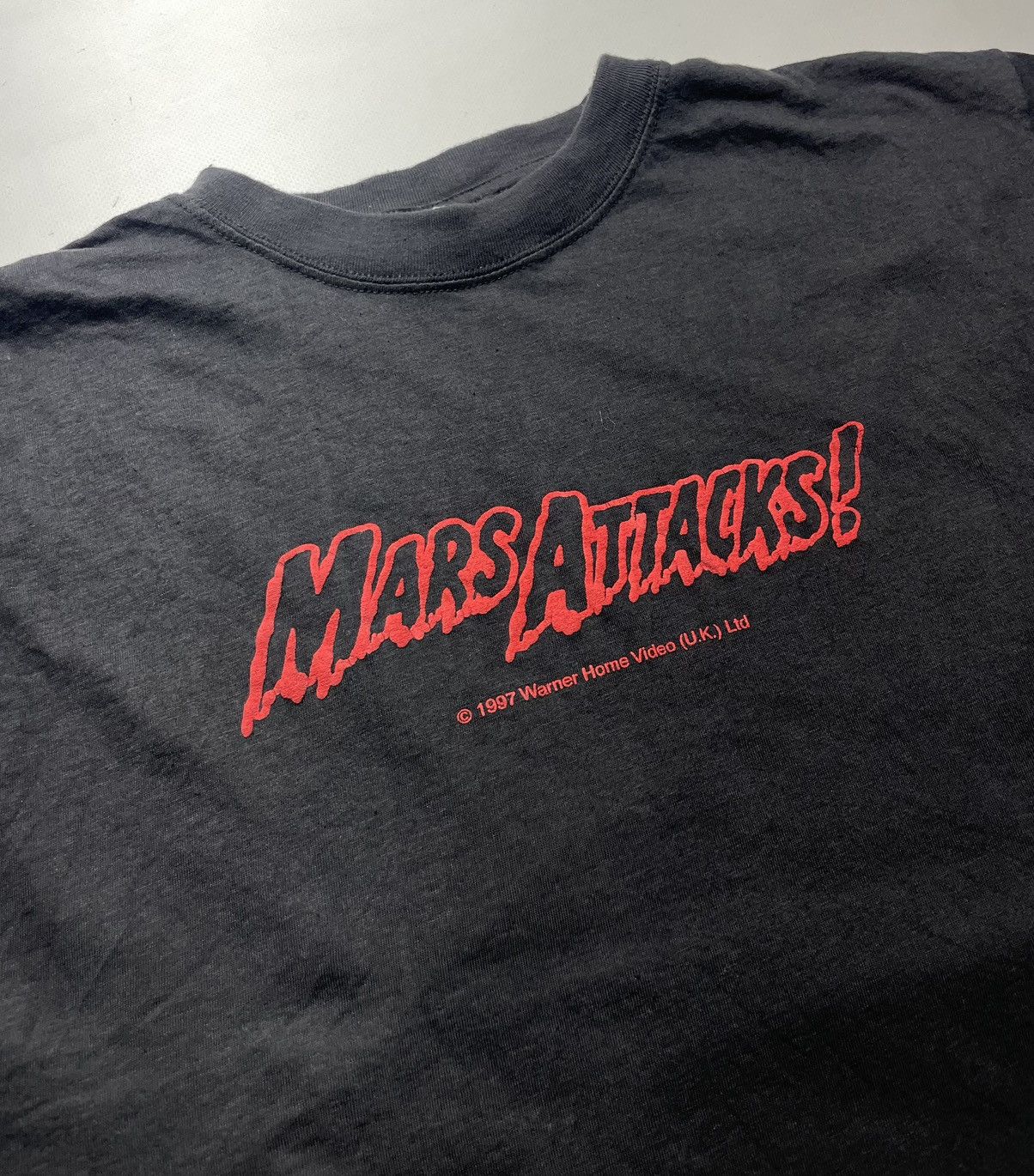 Vintage Vintage Mars Attacks 1997 T-shirt Size US XL / EU 56 / 4 - 3 Thumbnail