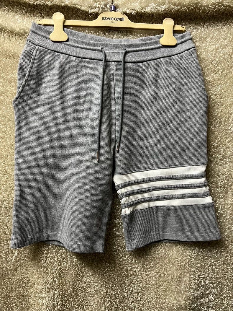 Thom Browne Thom Browne Men's Casual Sports Shorts Size US 26 / EU 42 - 1 Thumbnail
