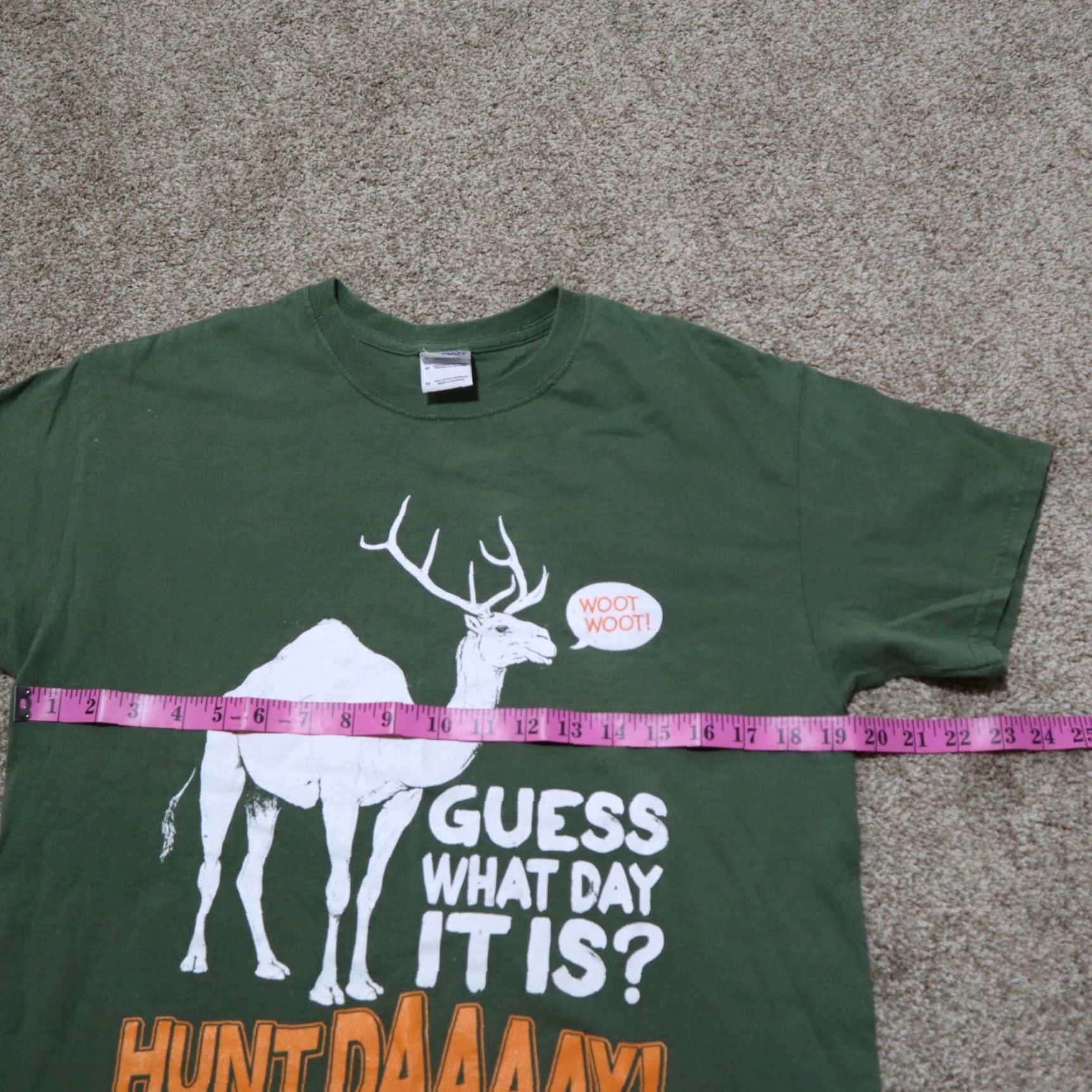 Gildan HUMP DAY Camel T-Shirt Mens Size M Green Shirt Funny Ad Reference Guess What Day It Is? Hunt Daaaay! Brand: Gildan Size US M / EU 48-50 / 2 - 4 Thumbnail